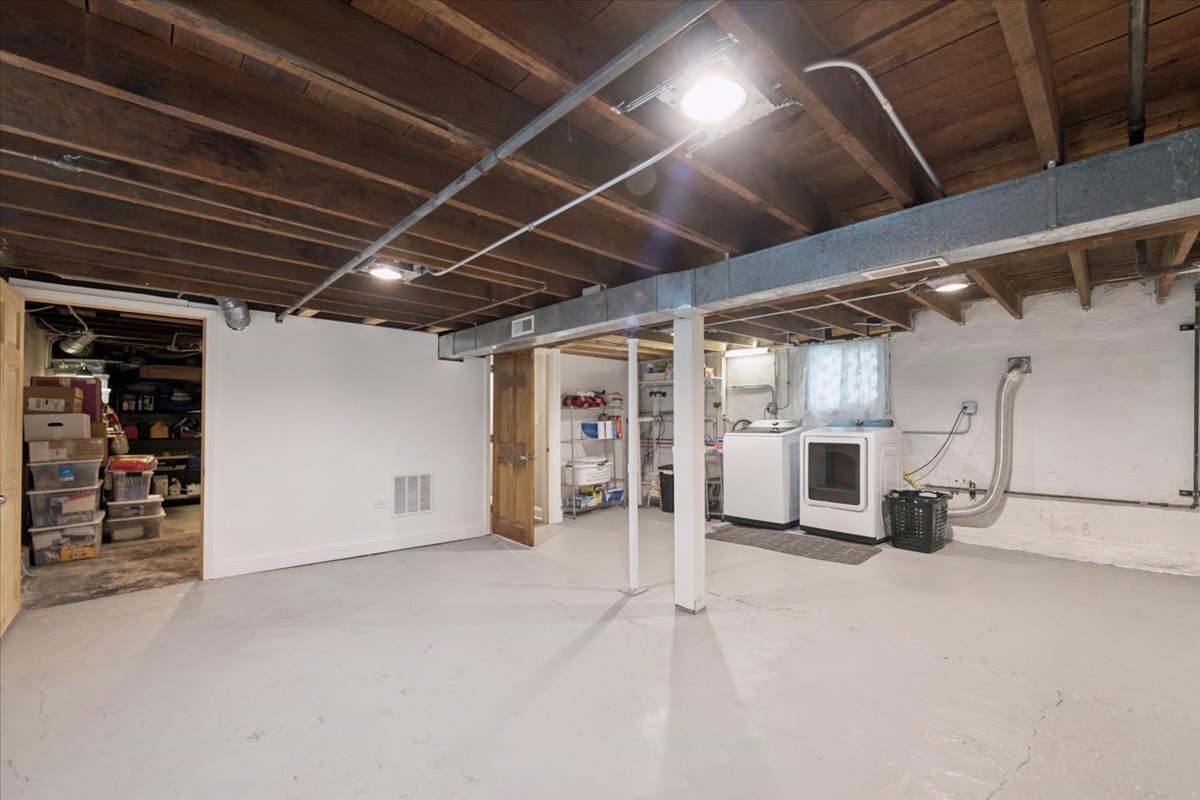 811 Clarence Avenue