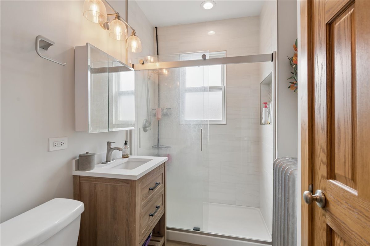 1341 Ridgeland Avenue Unit: 2