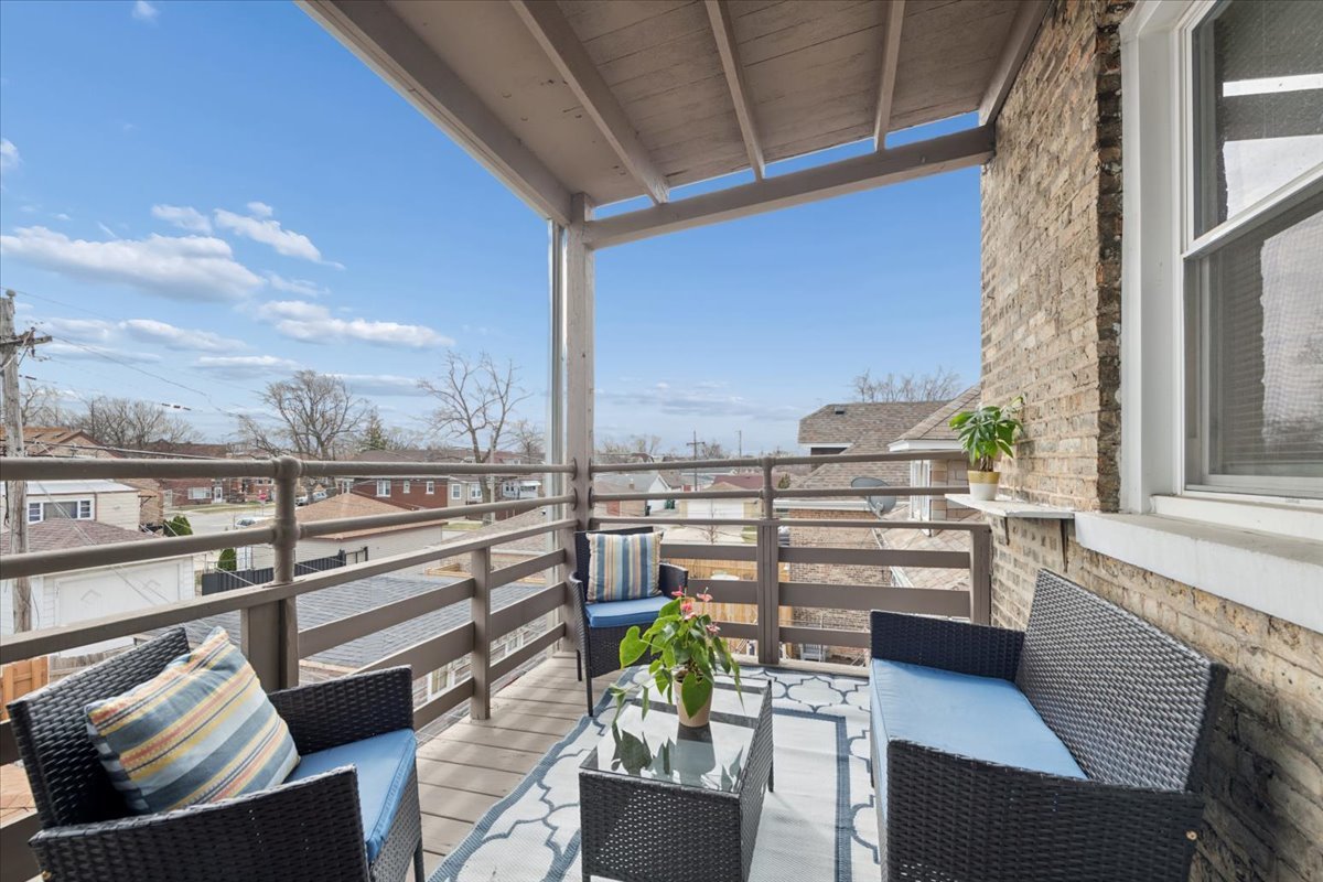 1341 Ridgeland Avenue Unit: 2