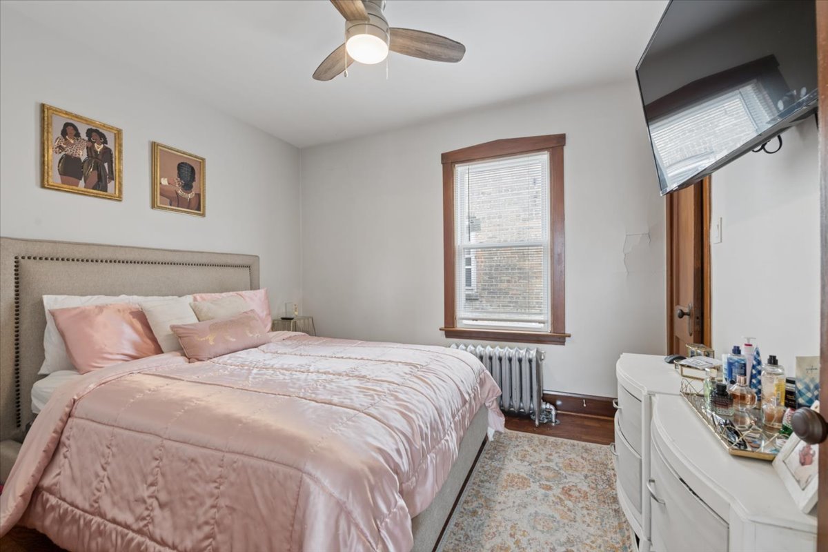 1341 Ridgeland Avenue Unit: 2