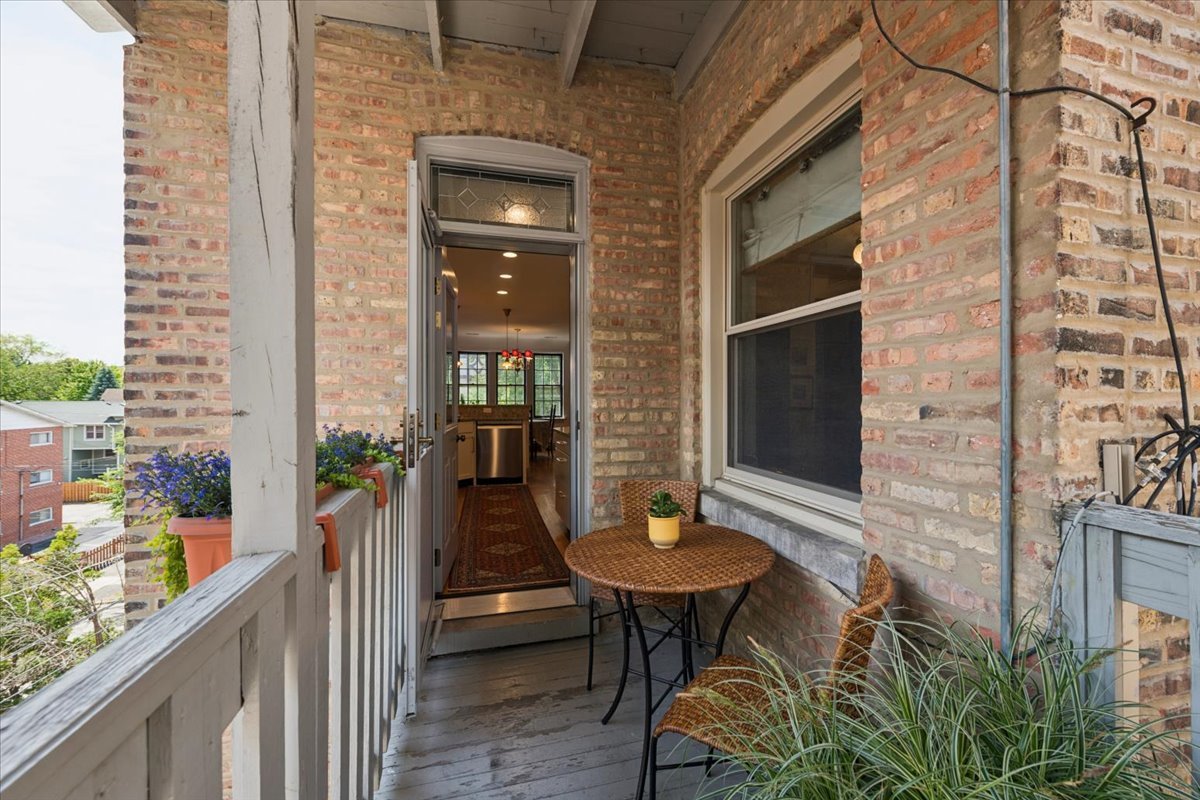 1118 Washington Boulevard Unit: 3A