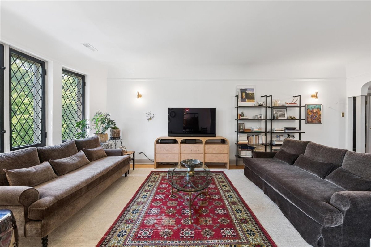 1118 Washington Boulevard Unit: 3A