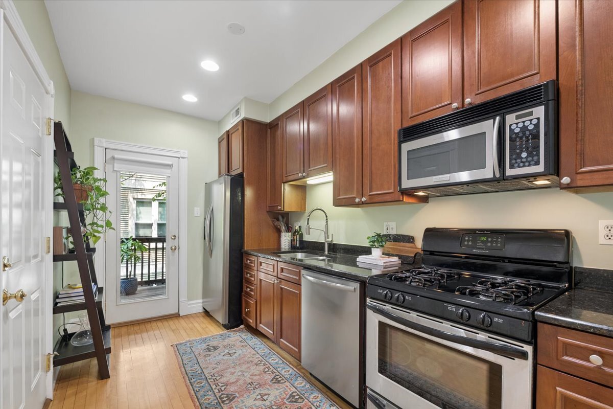 4446 N Wolcott Avenue Unit: 2B