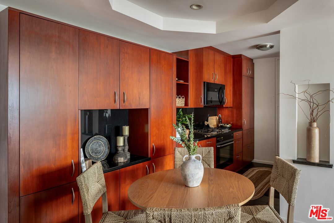 1230 Horn Ave Unit: 728