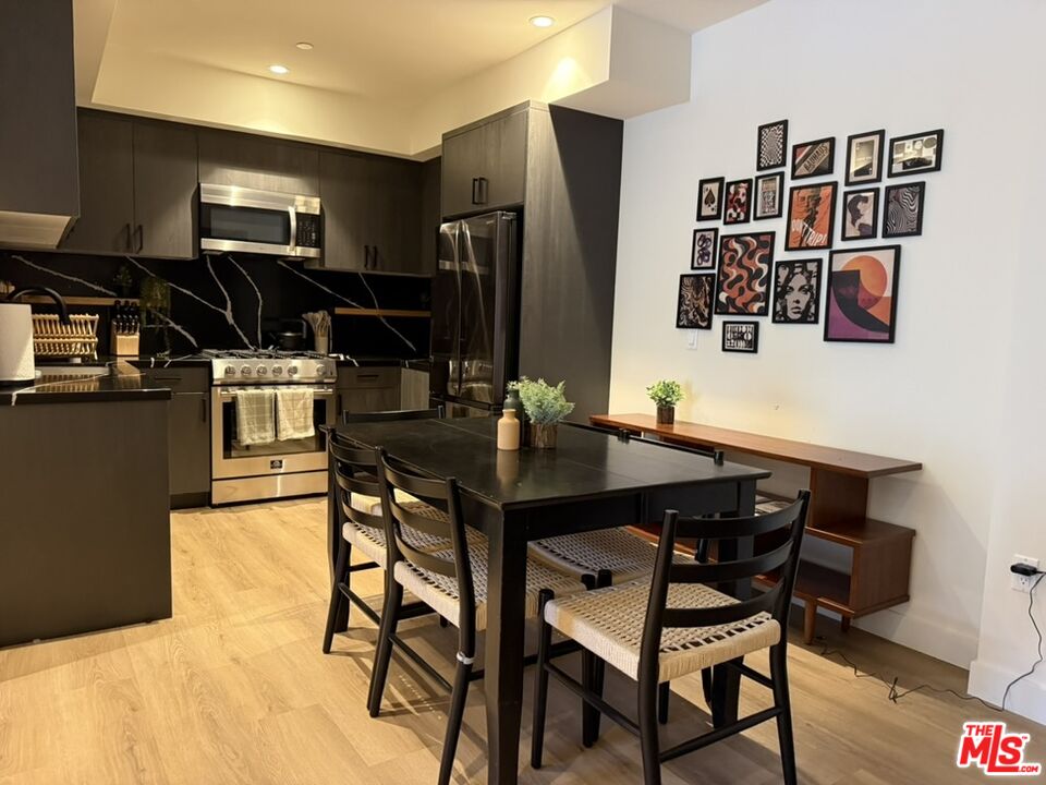 1110 S Spaulding Ave Unit: 204