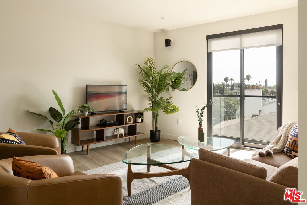 1110 S Spaulding Ave Unit: 204