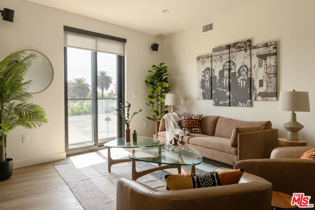 1110 S Spaulding Ave Unit: 204