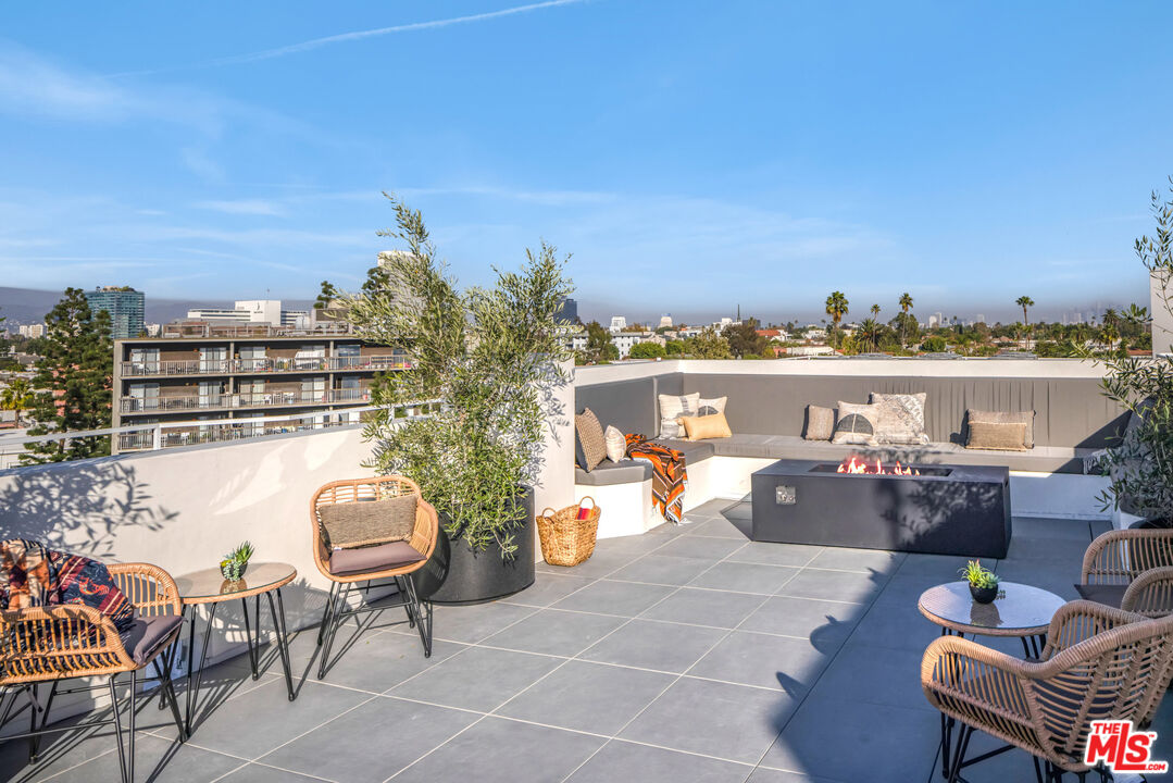 1110 S Spaulding Ave Unit: 204