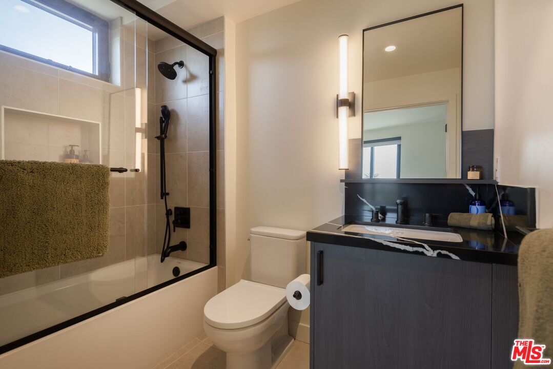 1110 S Spaulding Ave Unit: 204