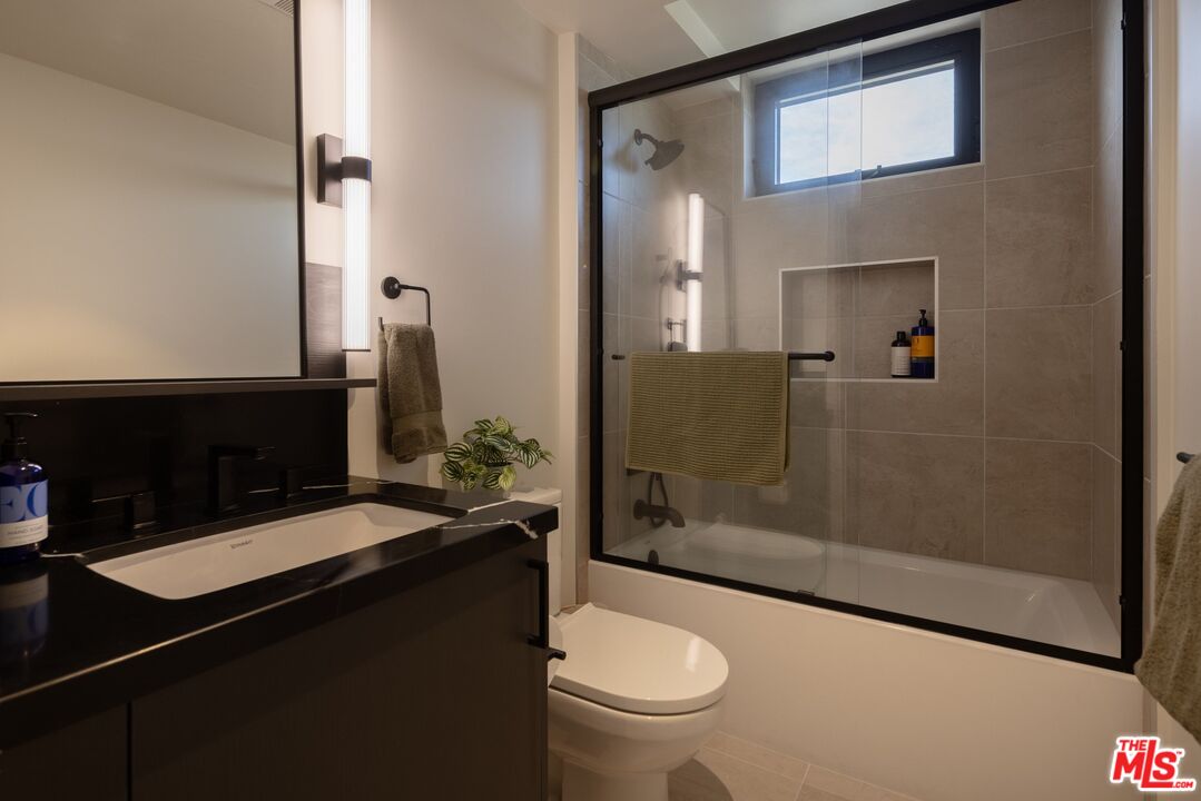 1110 S Spaulding Ave Unit: 204