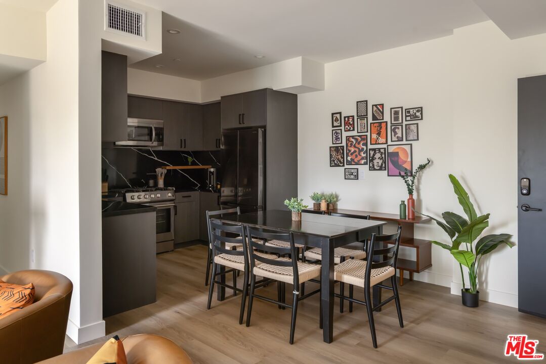 1110 S Spaulding Ave Unit: 204
