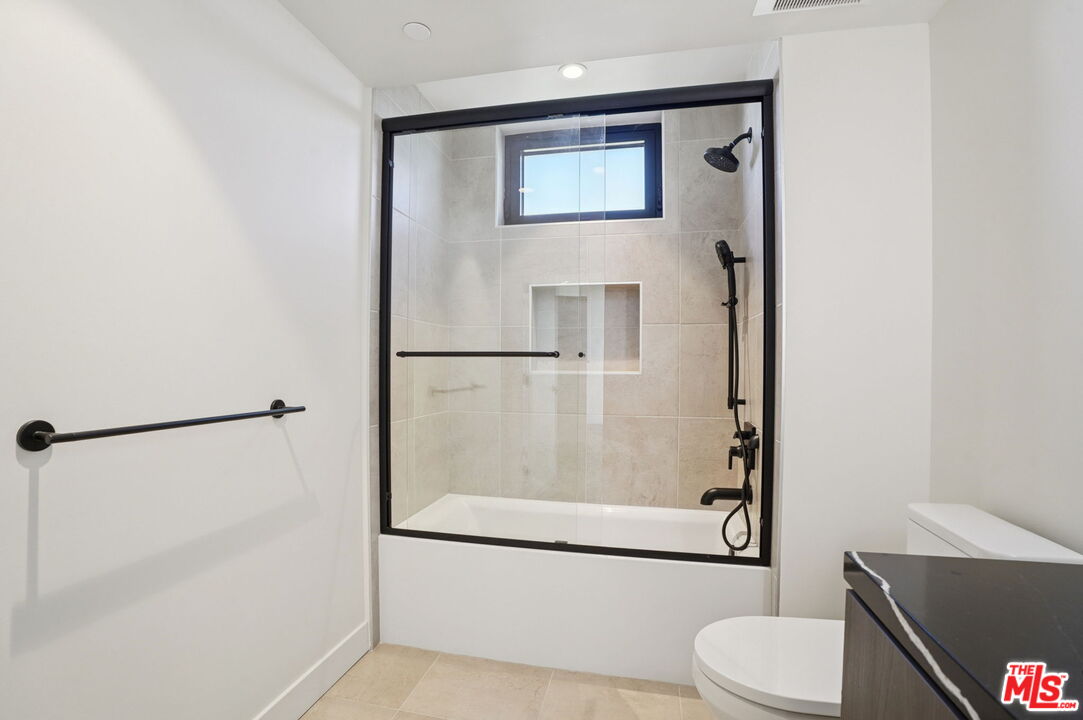 1110 S Spaulding Ave Unit: 103