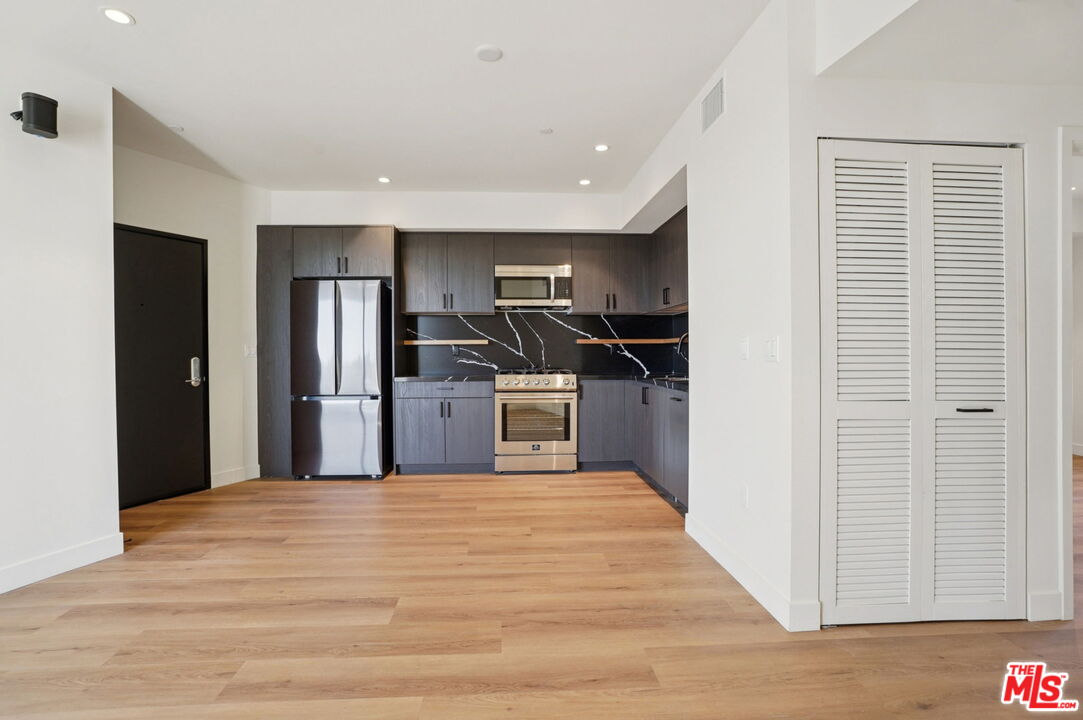 1110 S Spaulding Ave Unit: 103