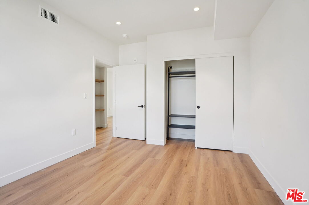1110 S Spaulding Ave Unit: 103