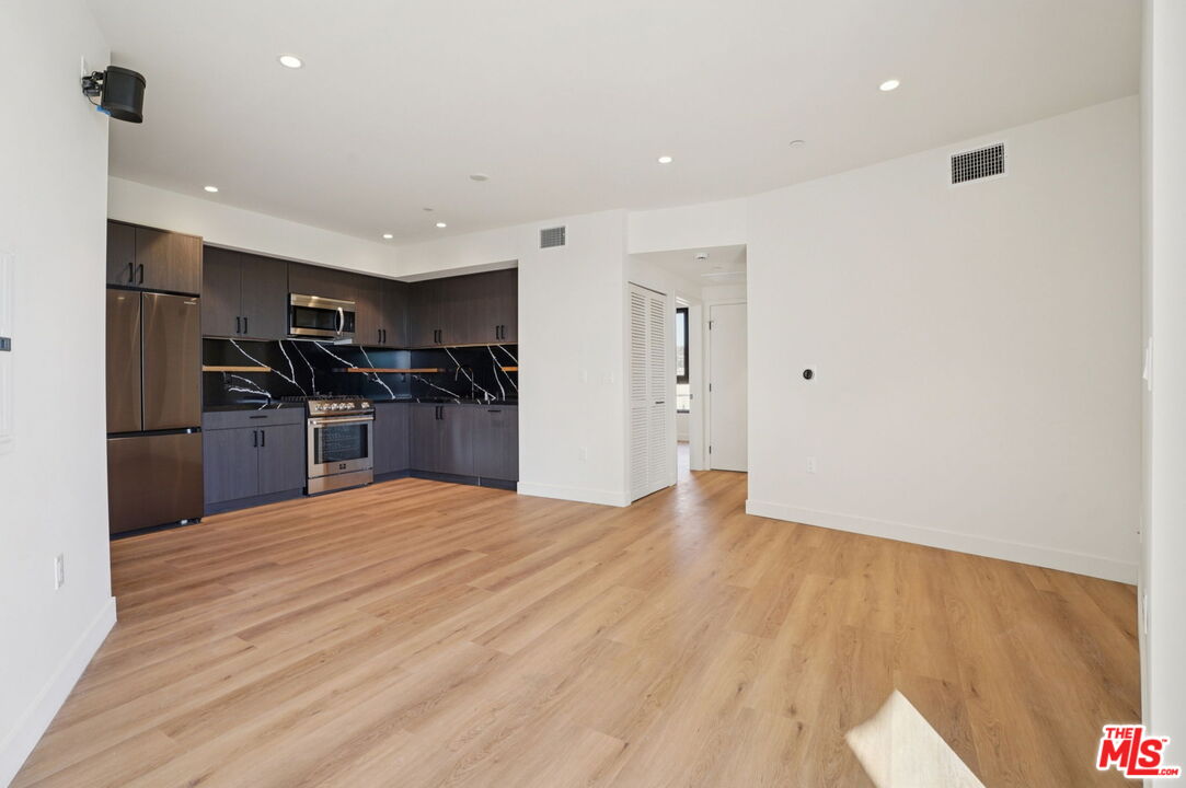 1110 S Spaulding Ave Unit: 103