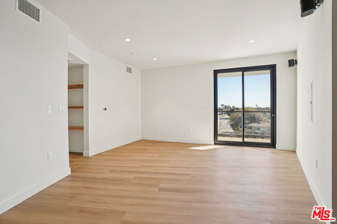 1110 S Spaulding Ave Unit: 103