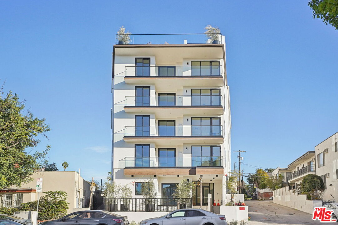 1110 S Spaulding Ave Unit: PH5