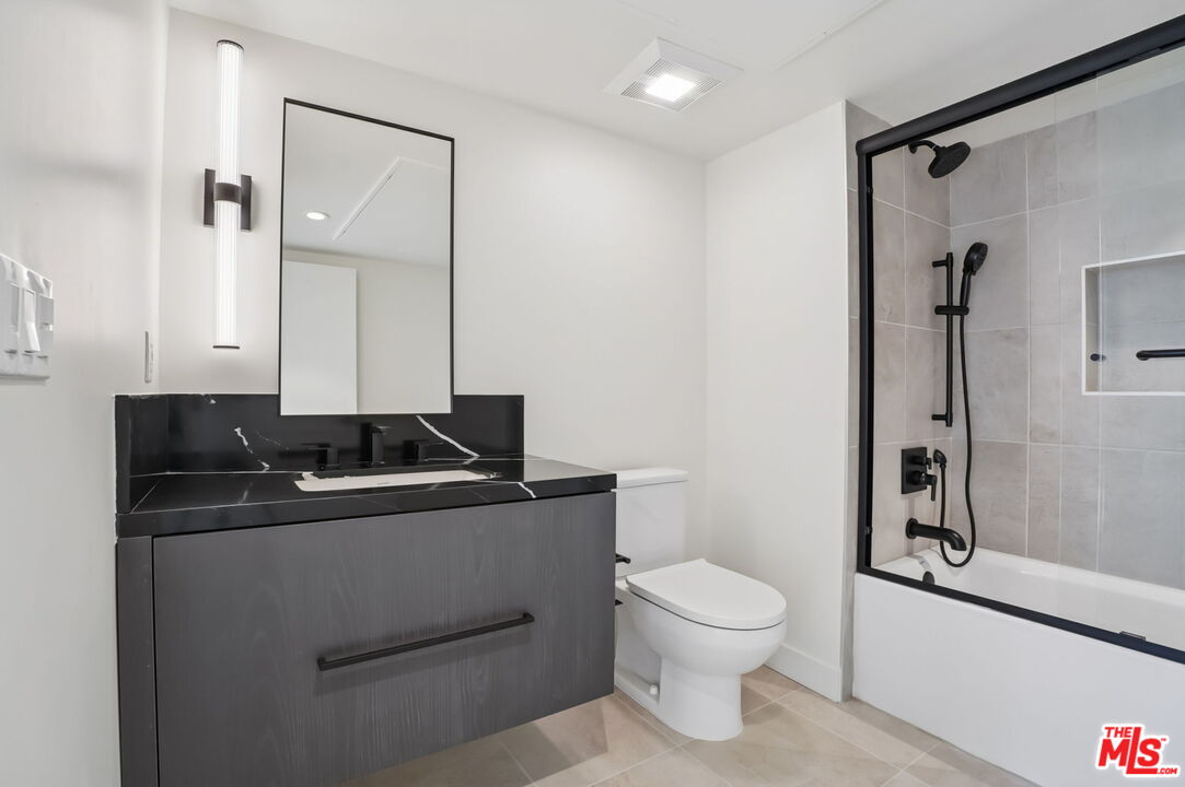 1110 S Spaulding Ave Unit: PH5
