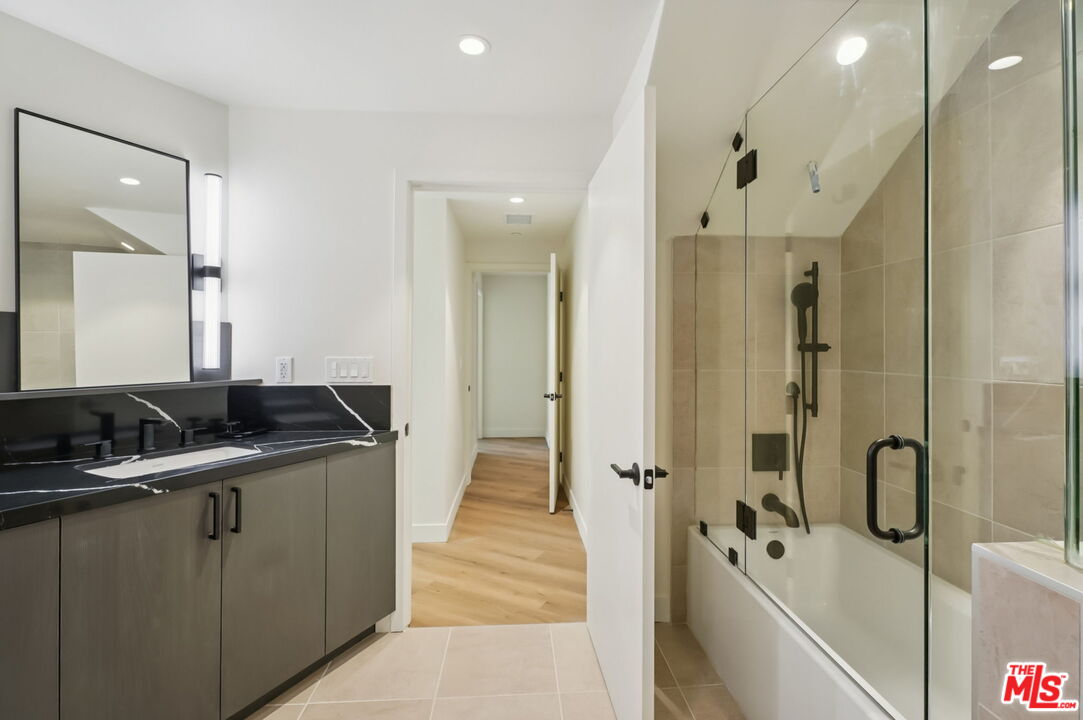 1110 S Spaulding Ave Unit: PH5