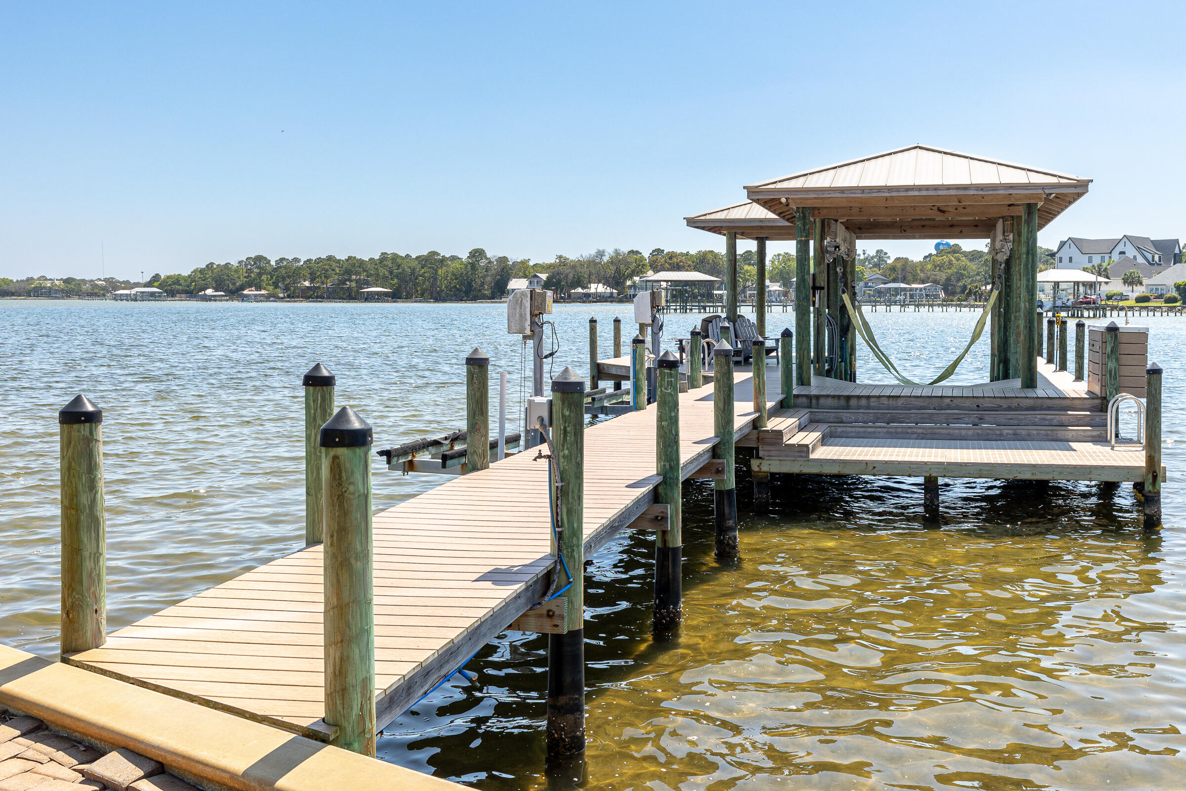 1806 Driftwood Point Road