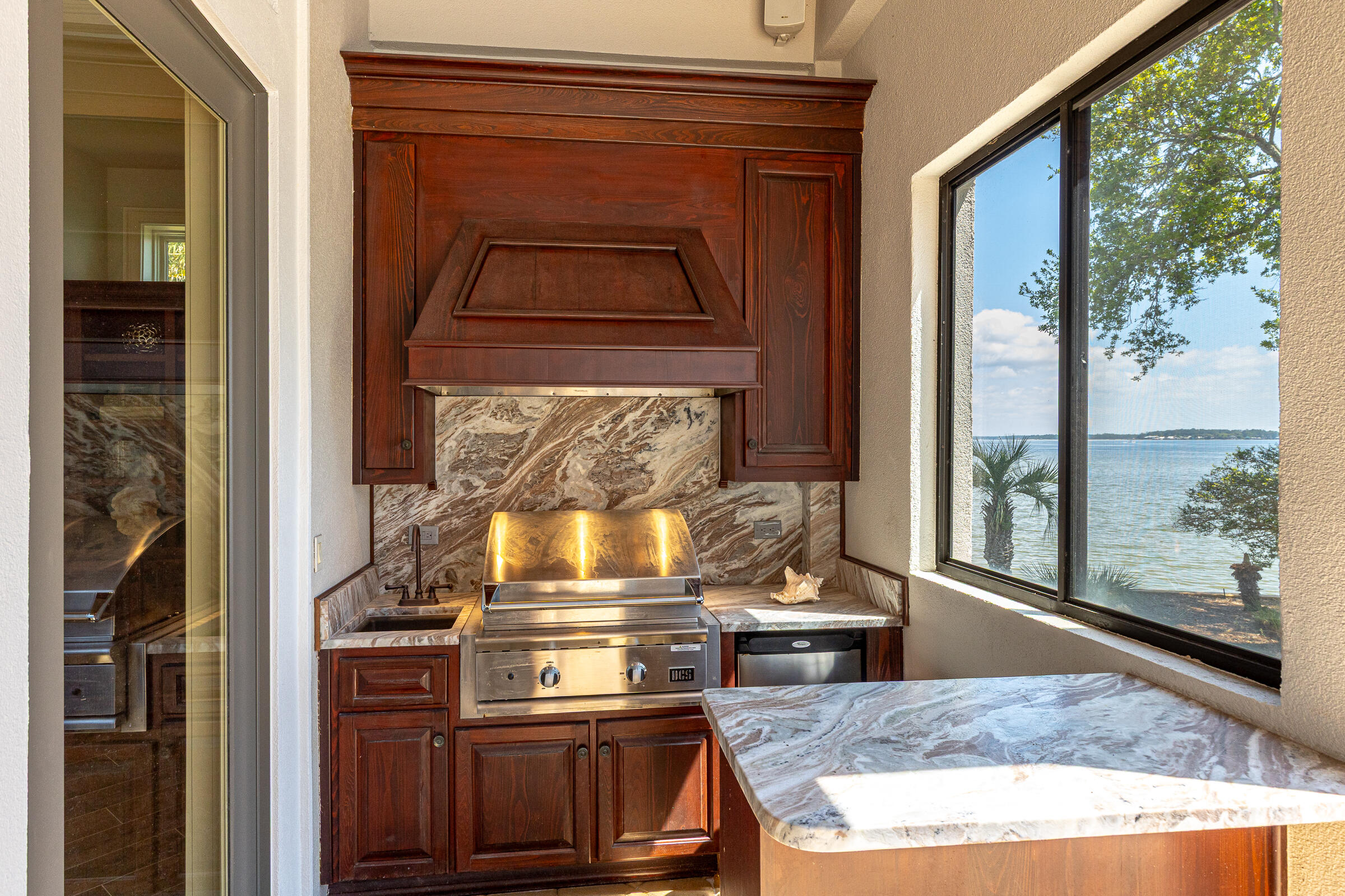 1806 Driftwood Point Road