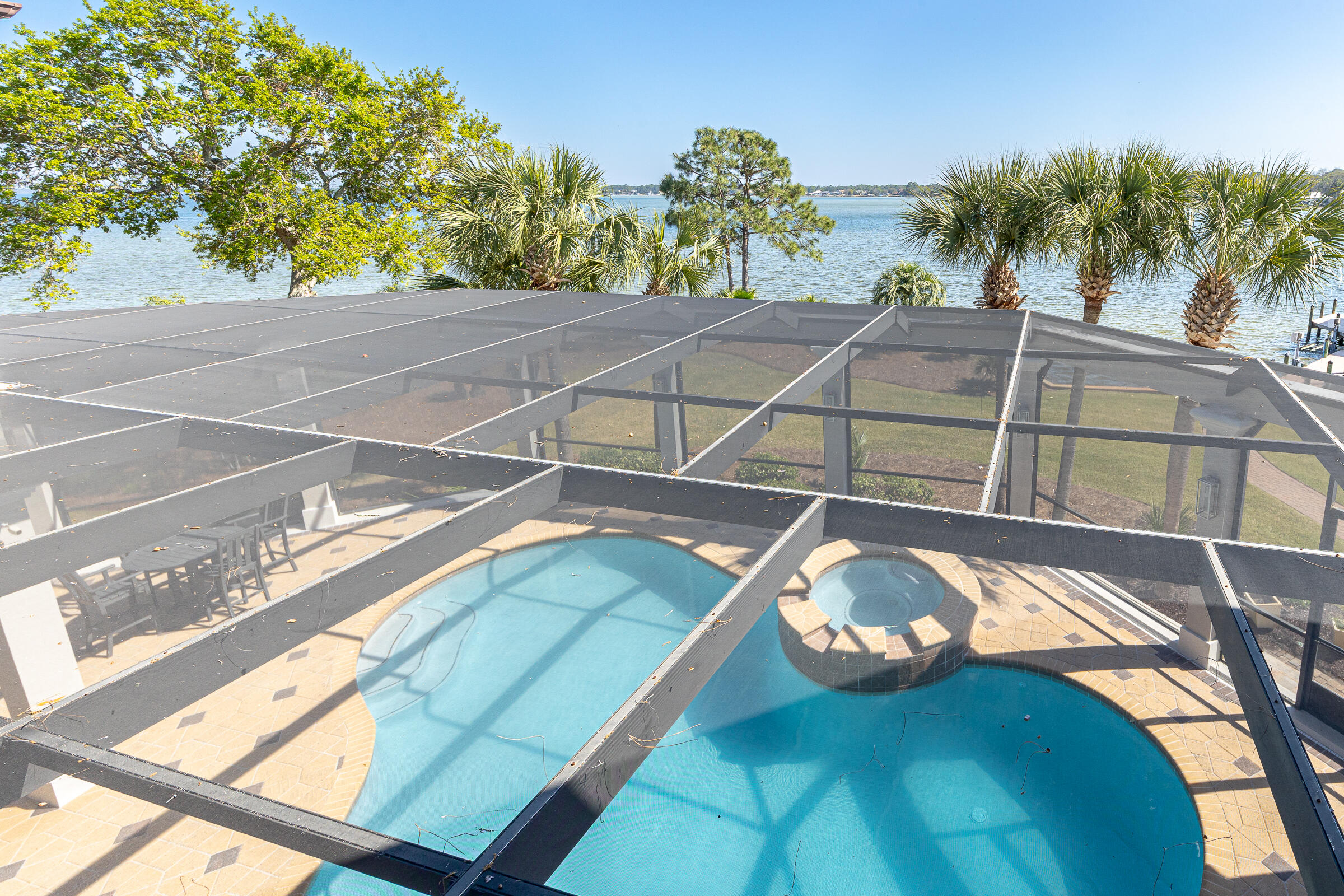 1806 Driftwood Point Road