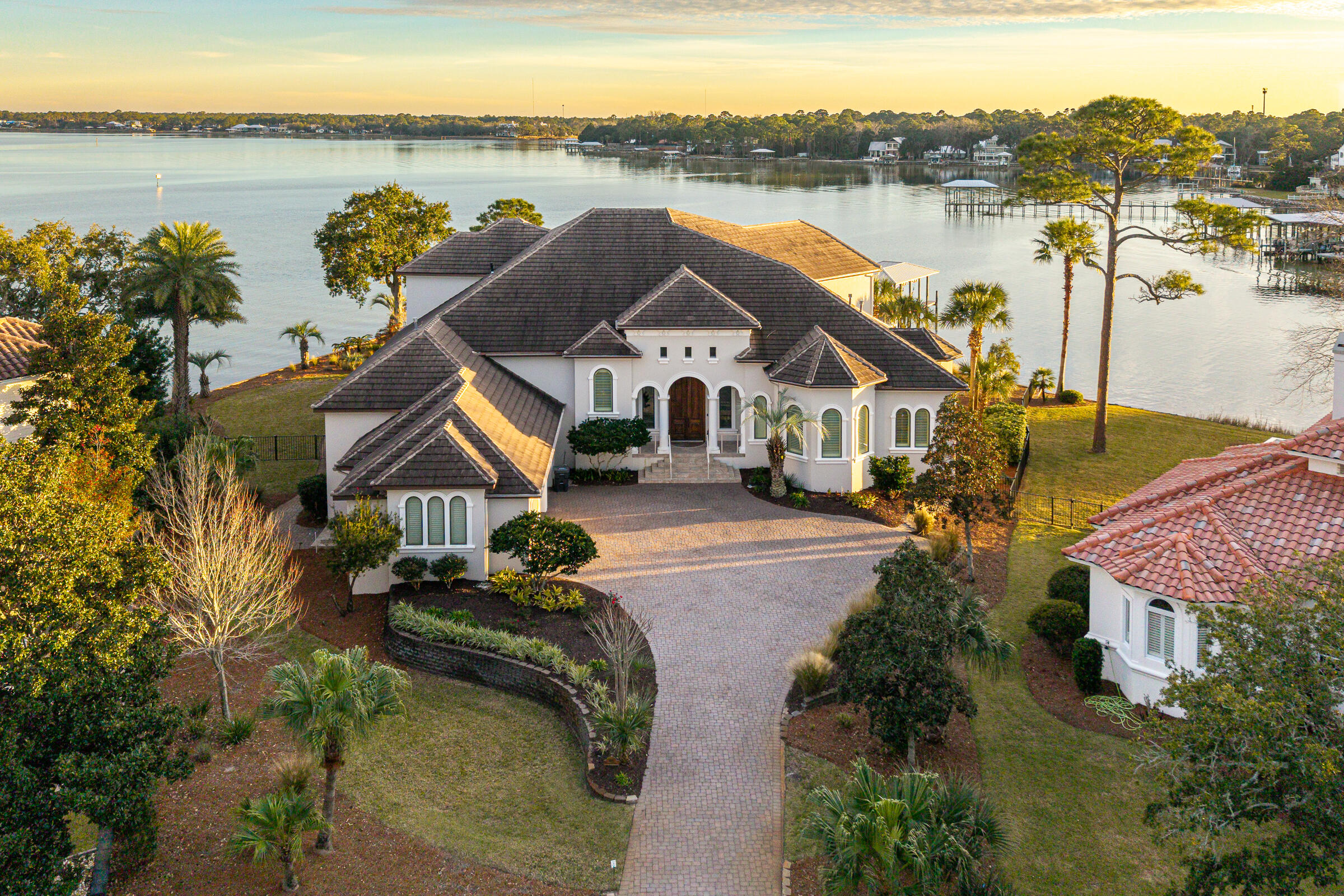 1806 Driftwood Point Road