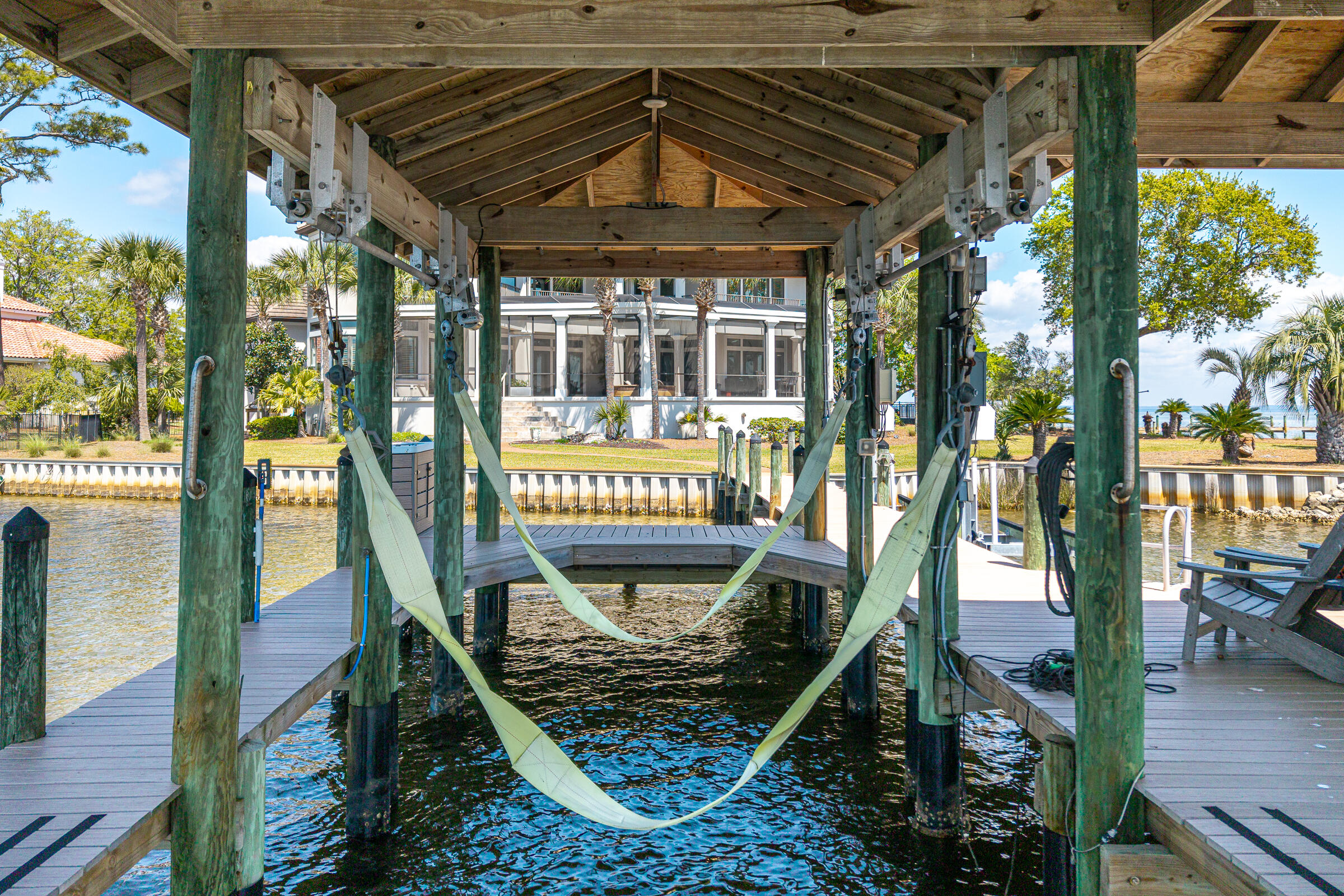 1806 Driftwood Point Road