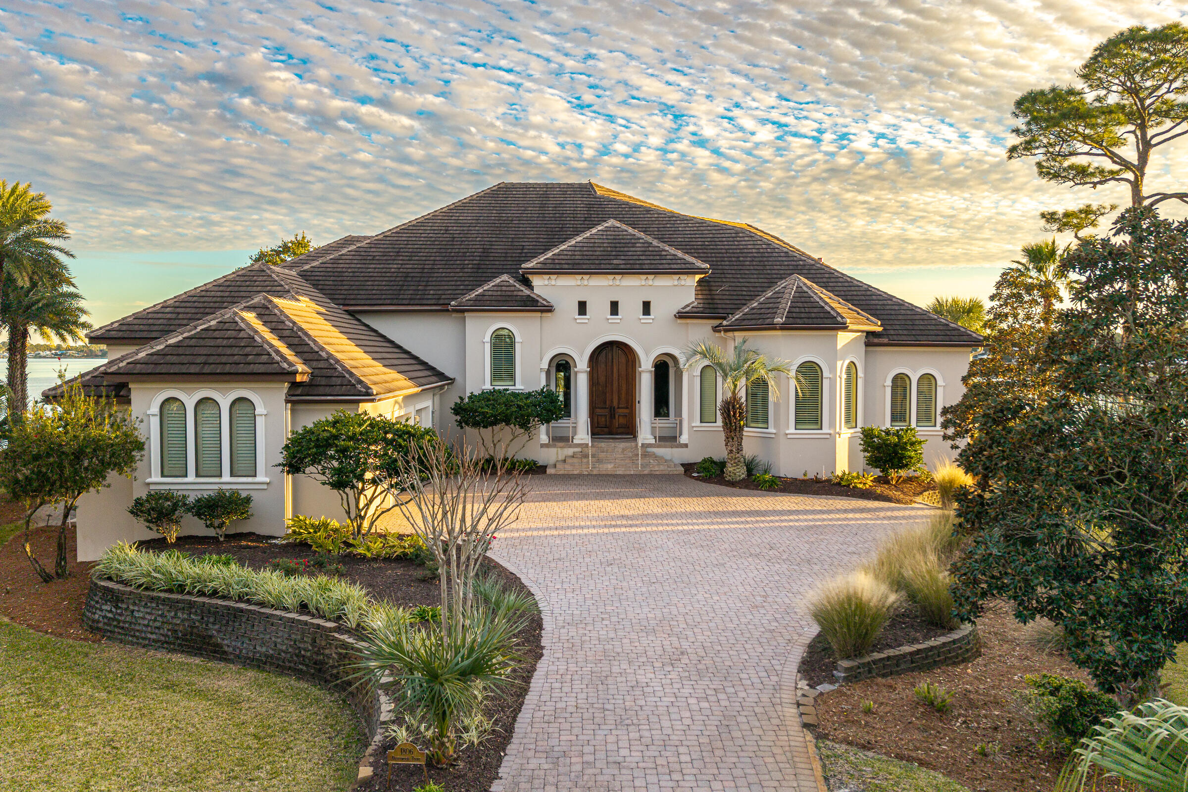 1806 Driftwood Point Road