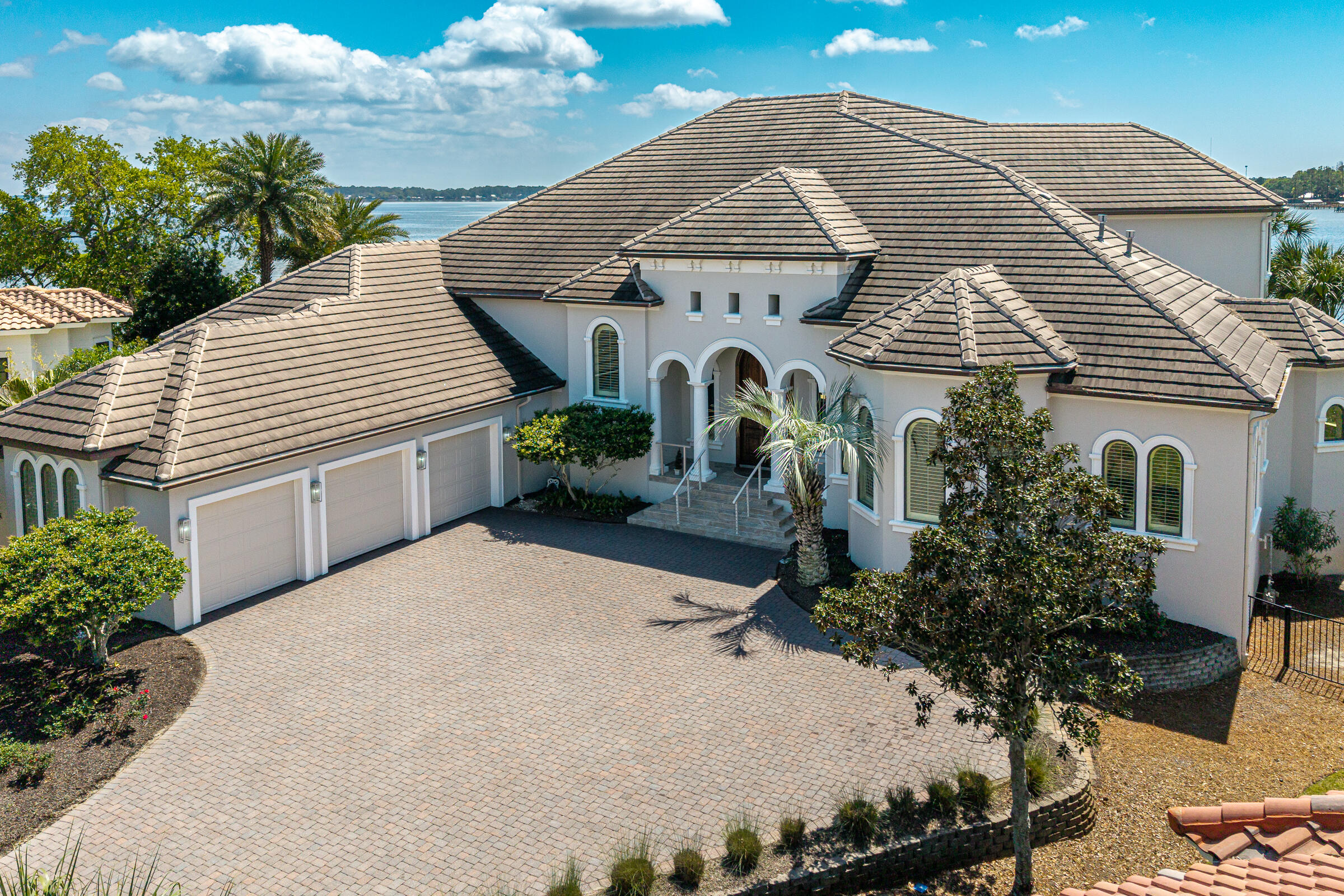 1806 Driftwood Point Road