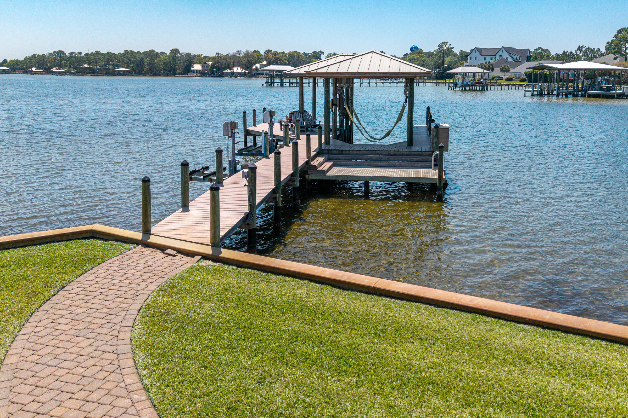 1806 Driftwood Point Road