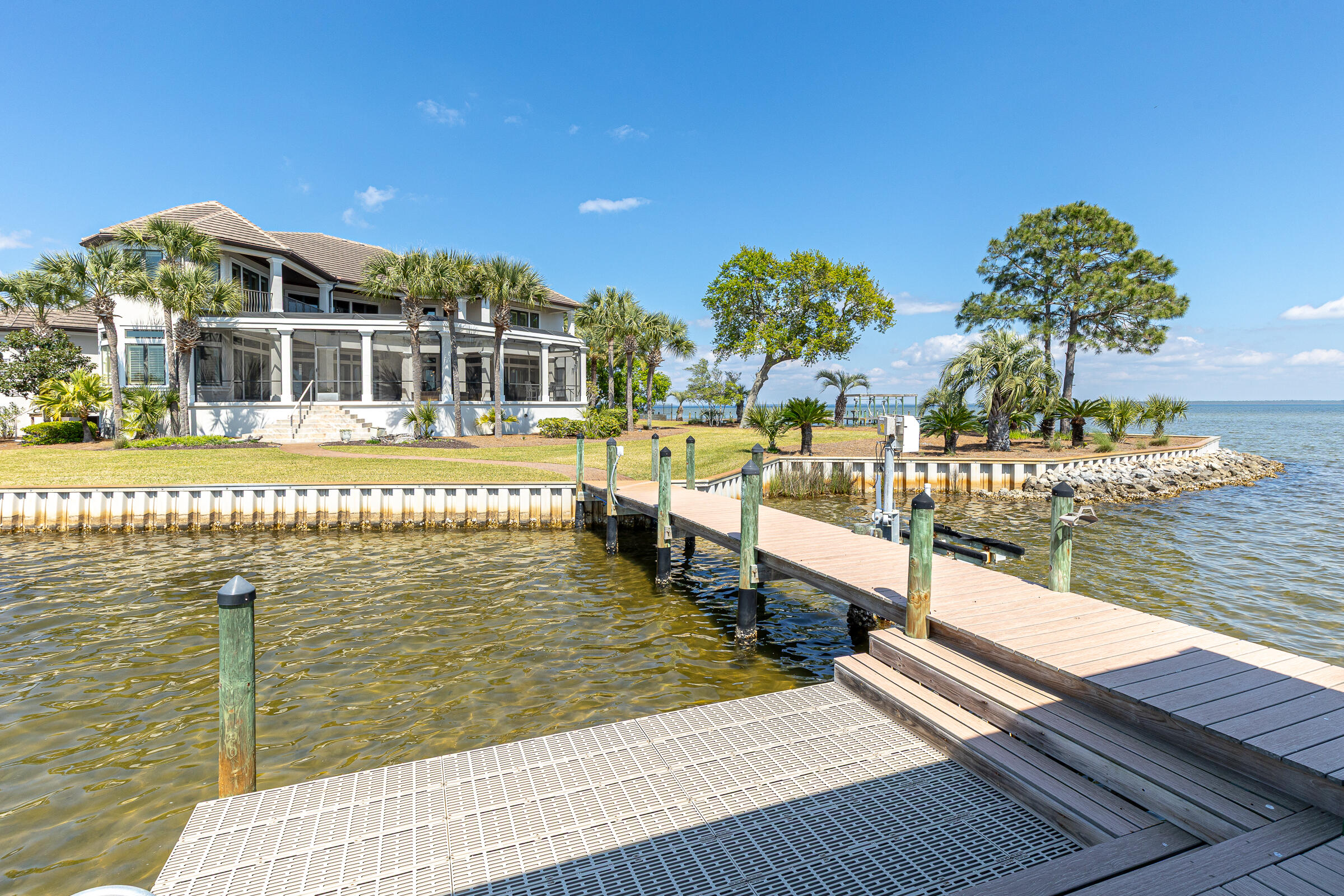 1806 Driftwood Point Road