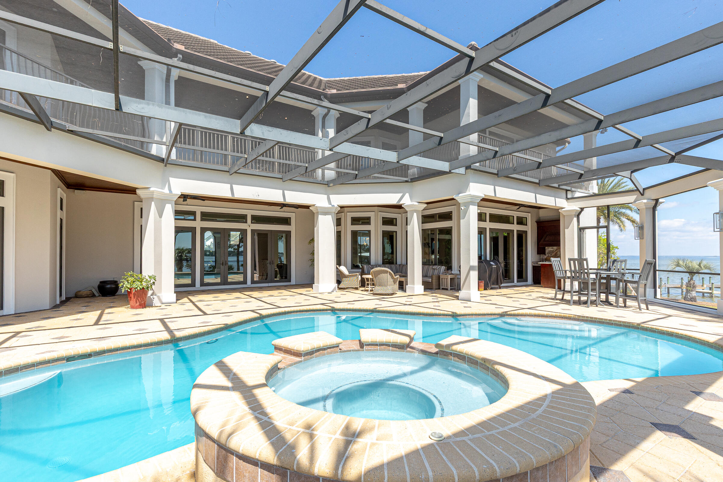 1806 Driftwood Point Road