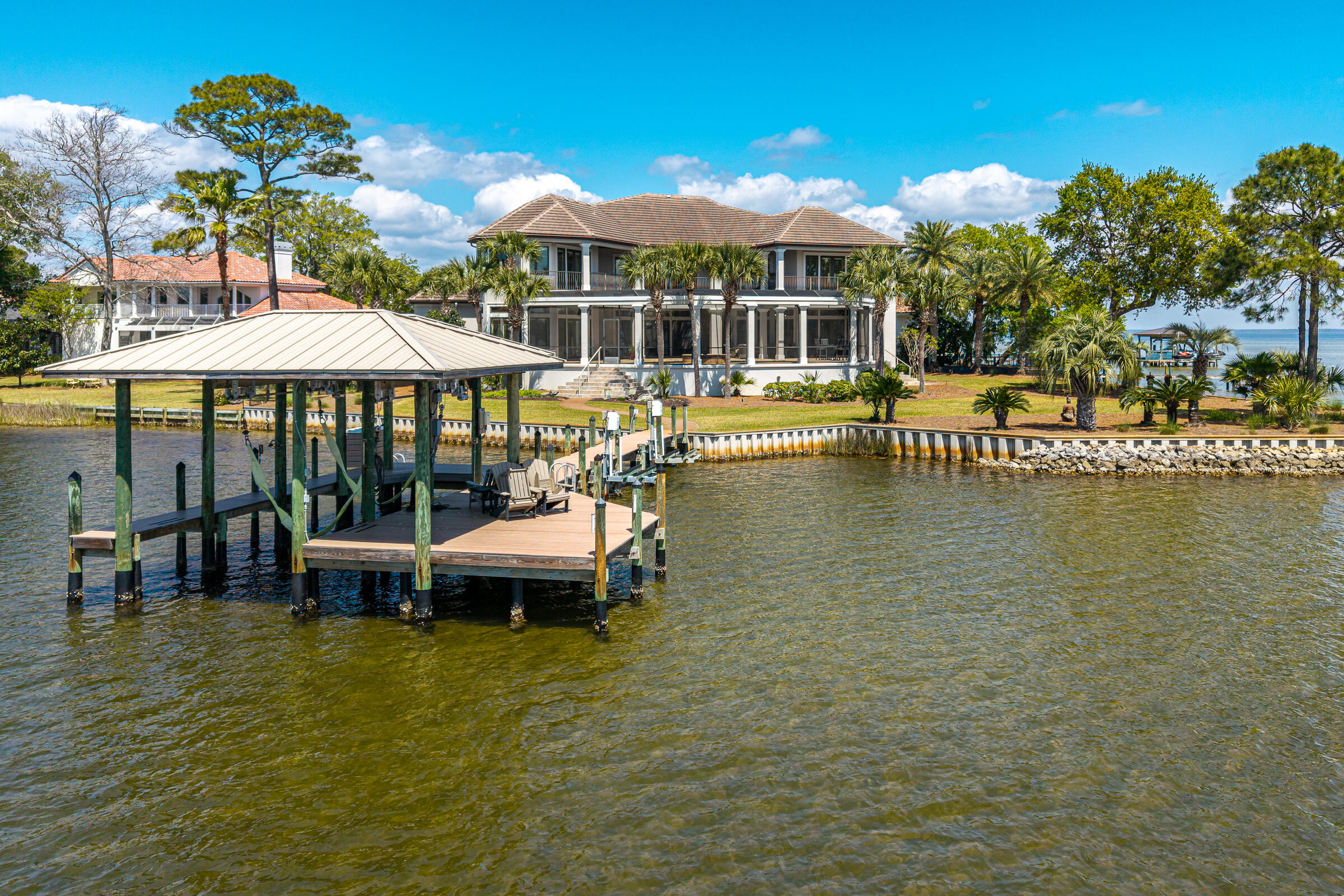1806 Driftwood Point Road