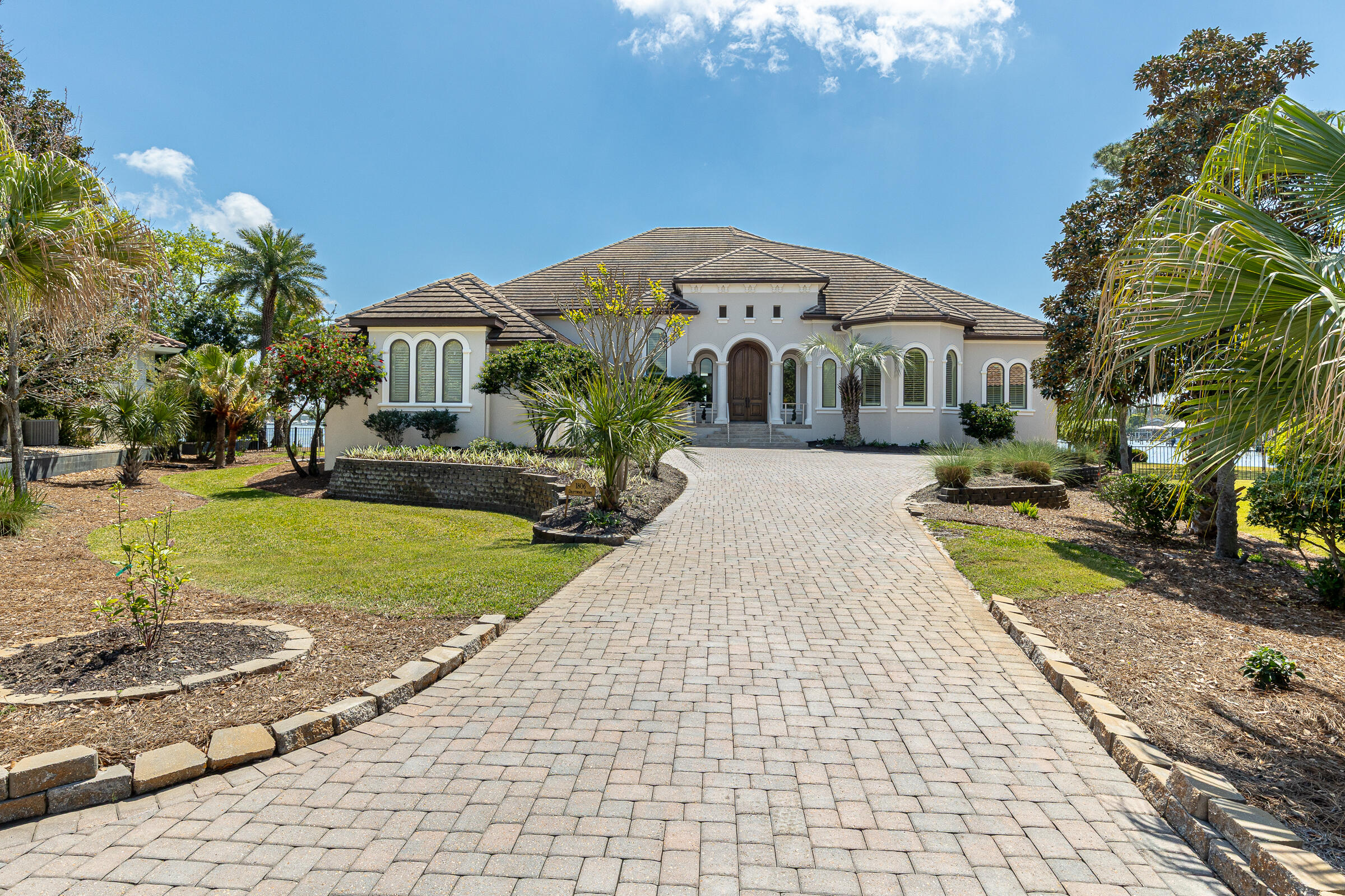 1806 Driftwood Point Road