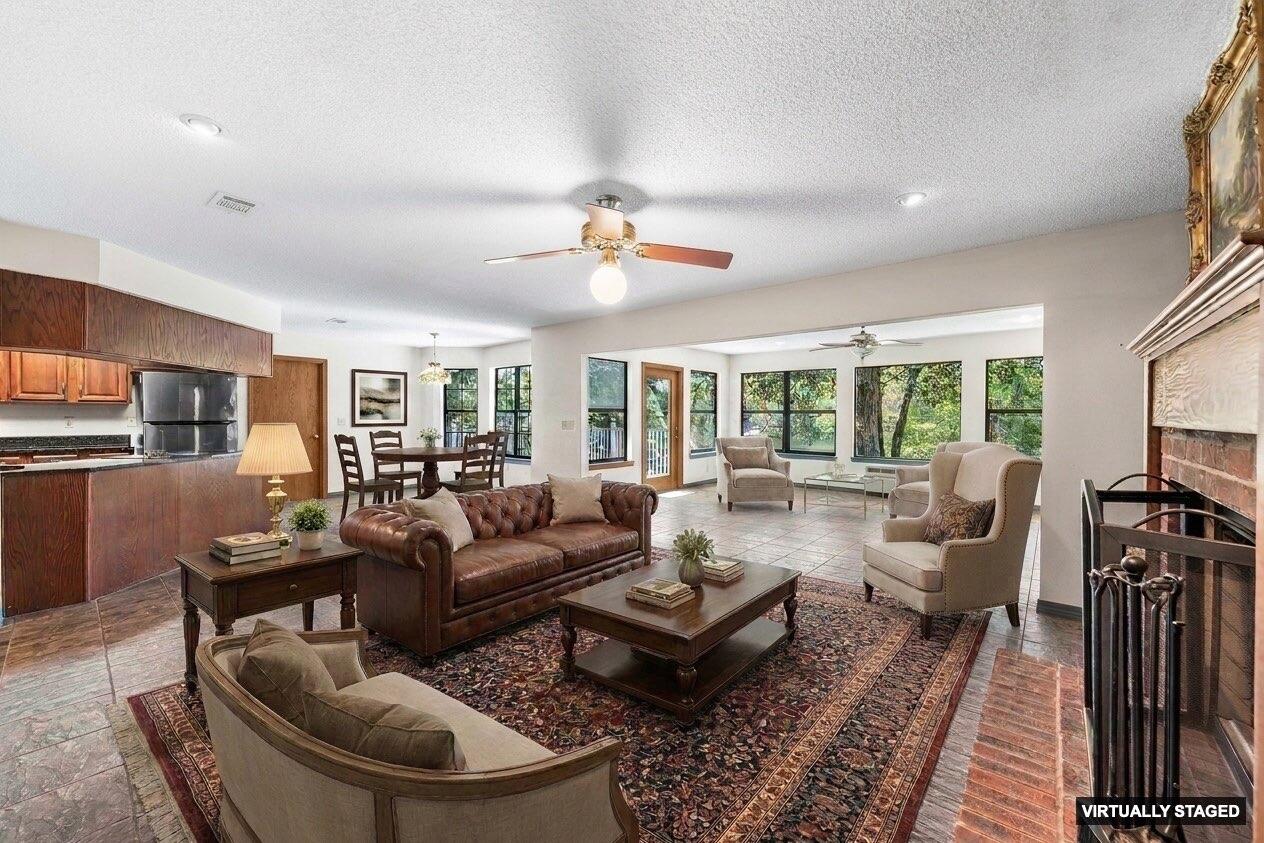 31 E Kathy Lane