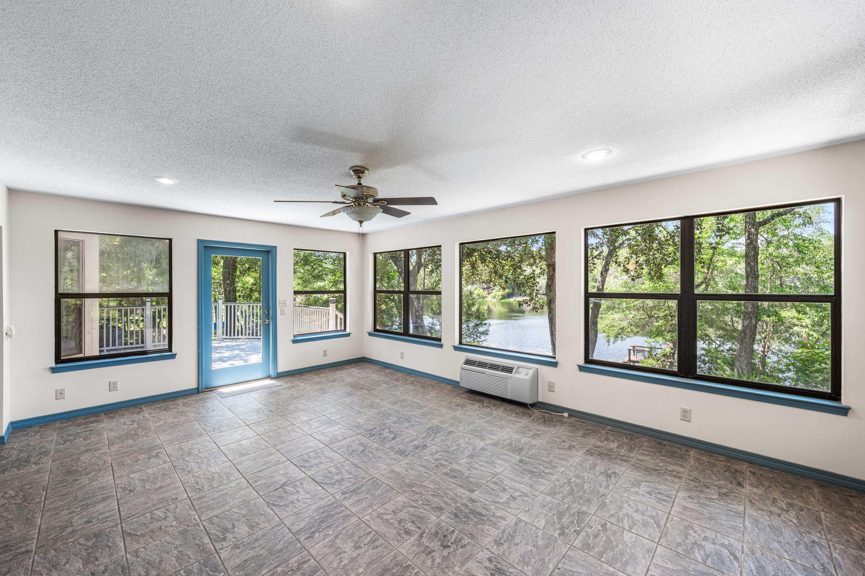 31 E Kathy Lane