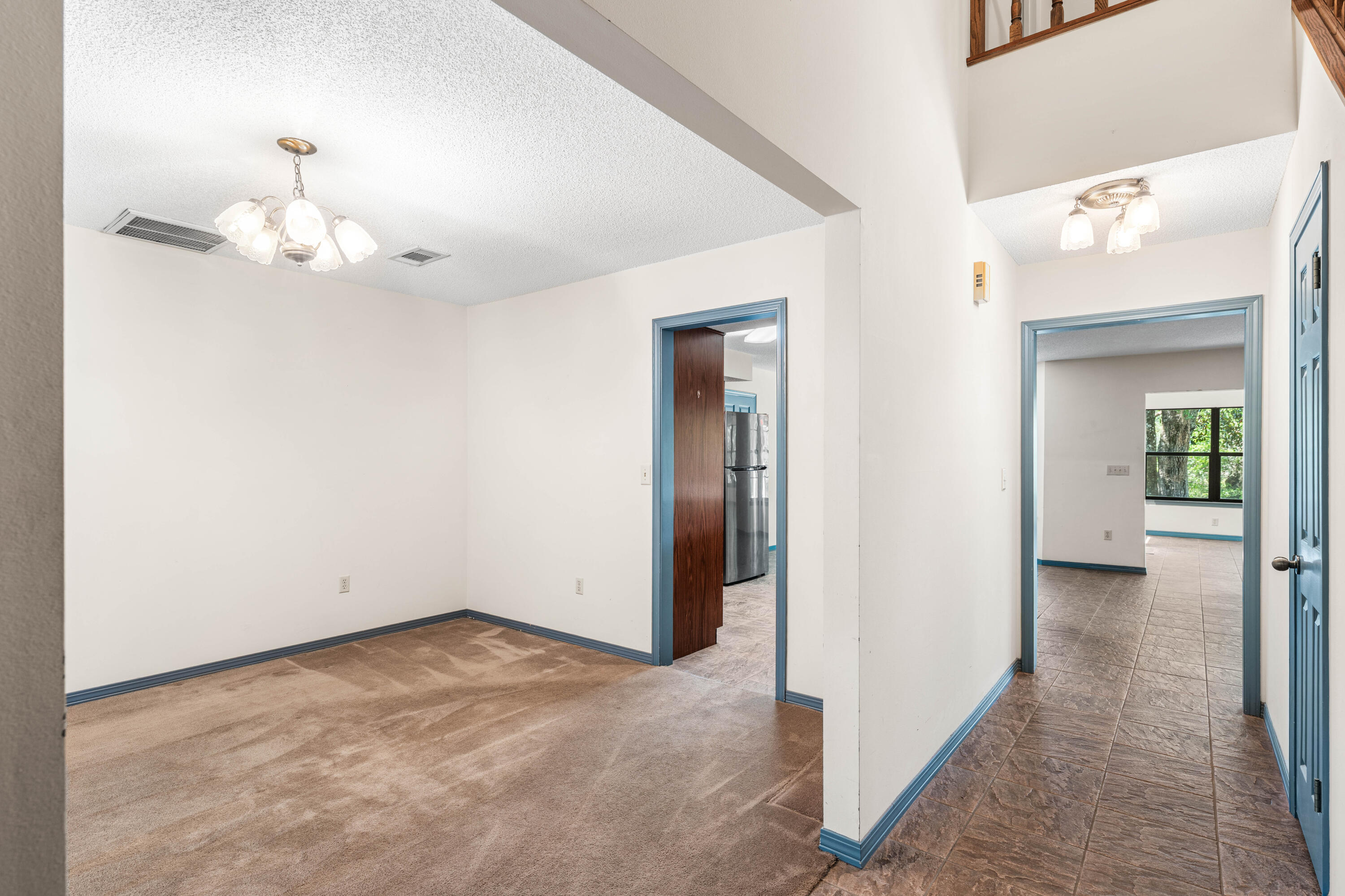 31 E Kathy Lane