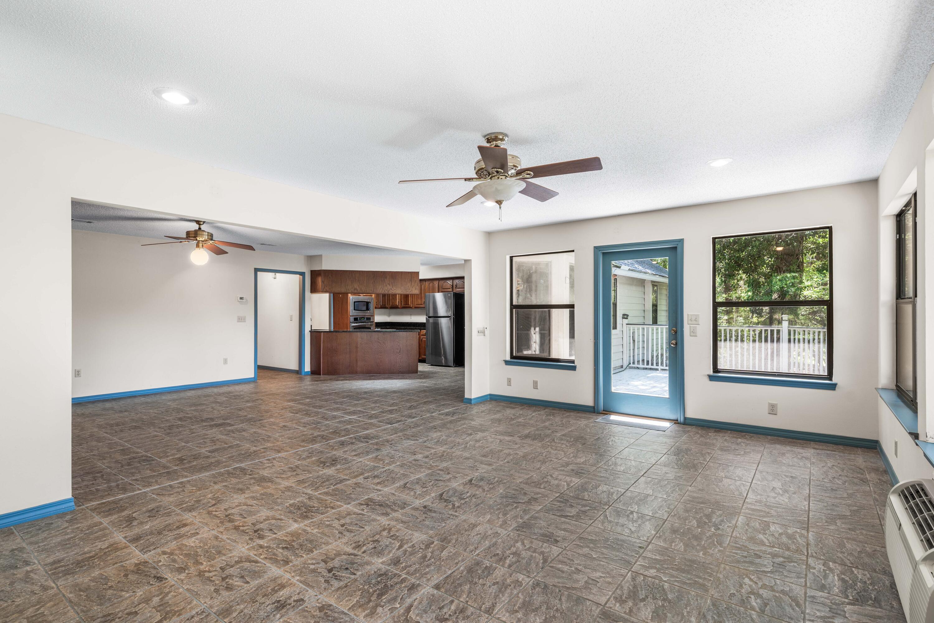 31 E Kathy Lane