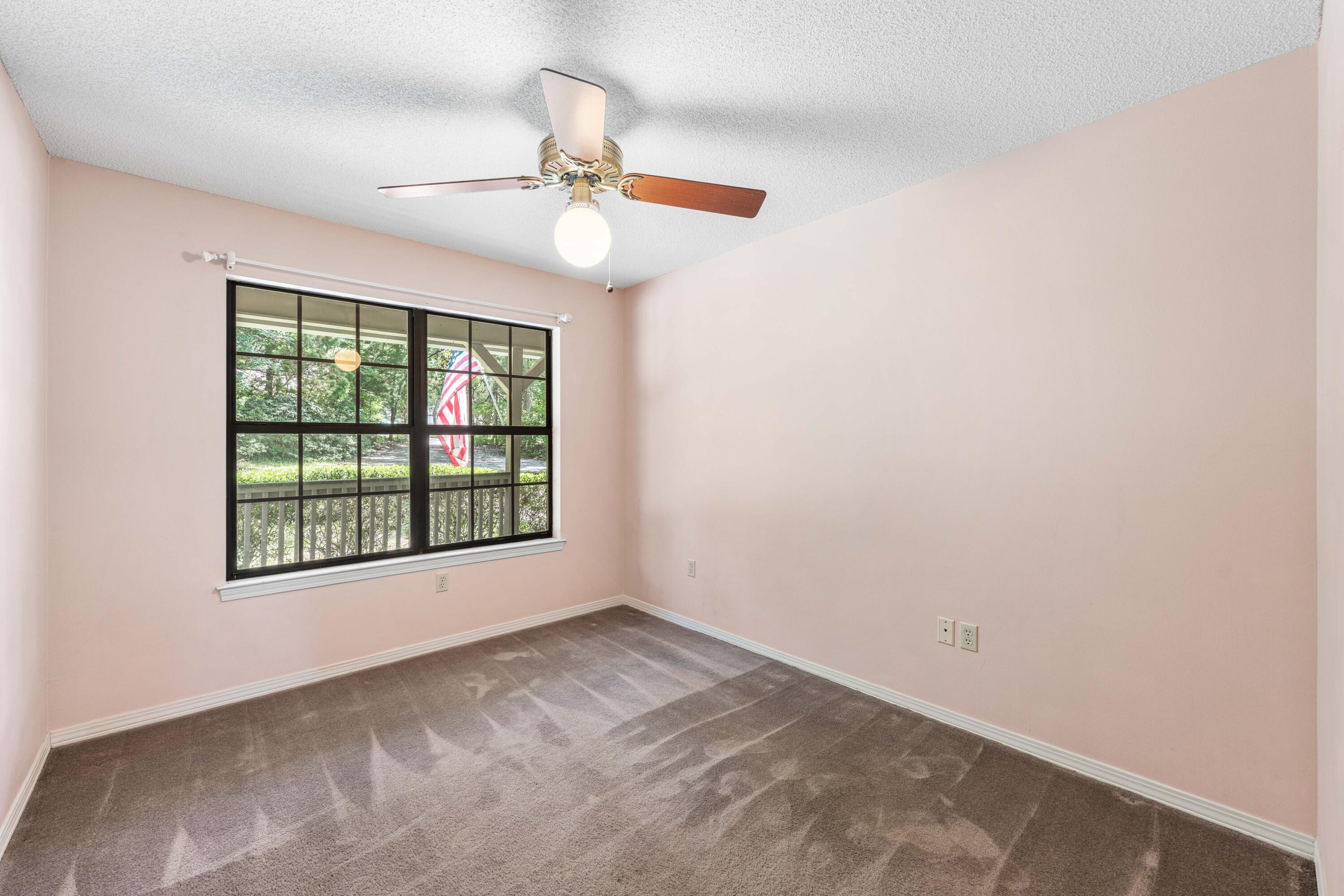 31 E Kathy Lane