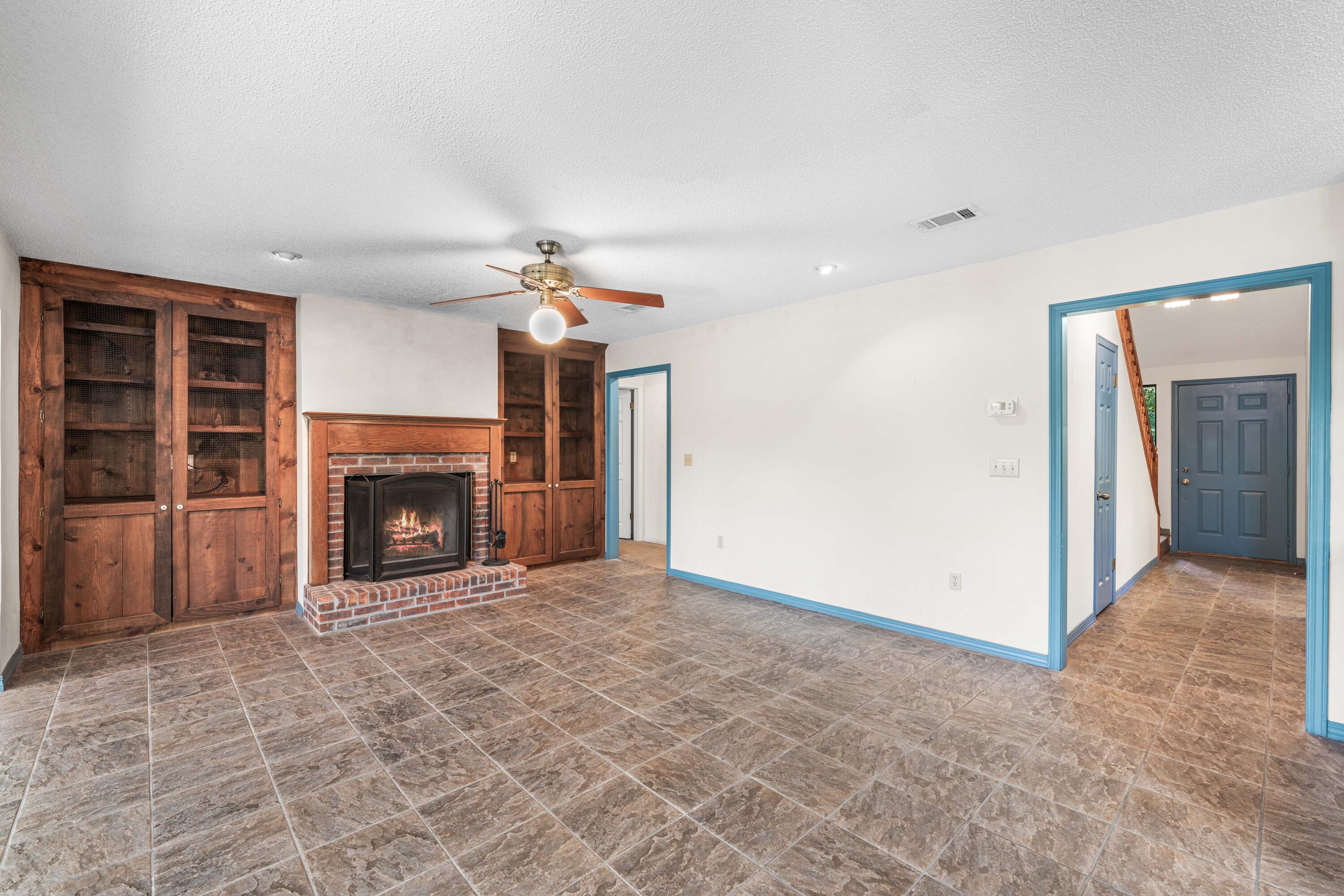 31 E Kathy Lane