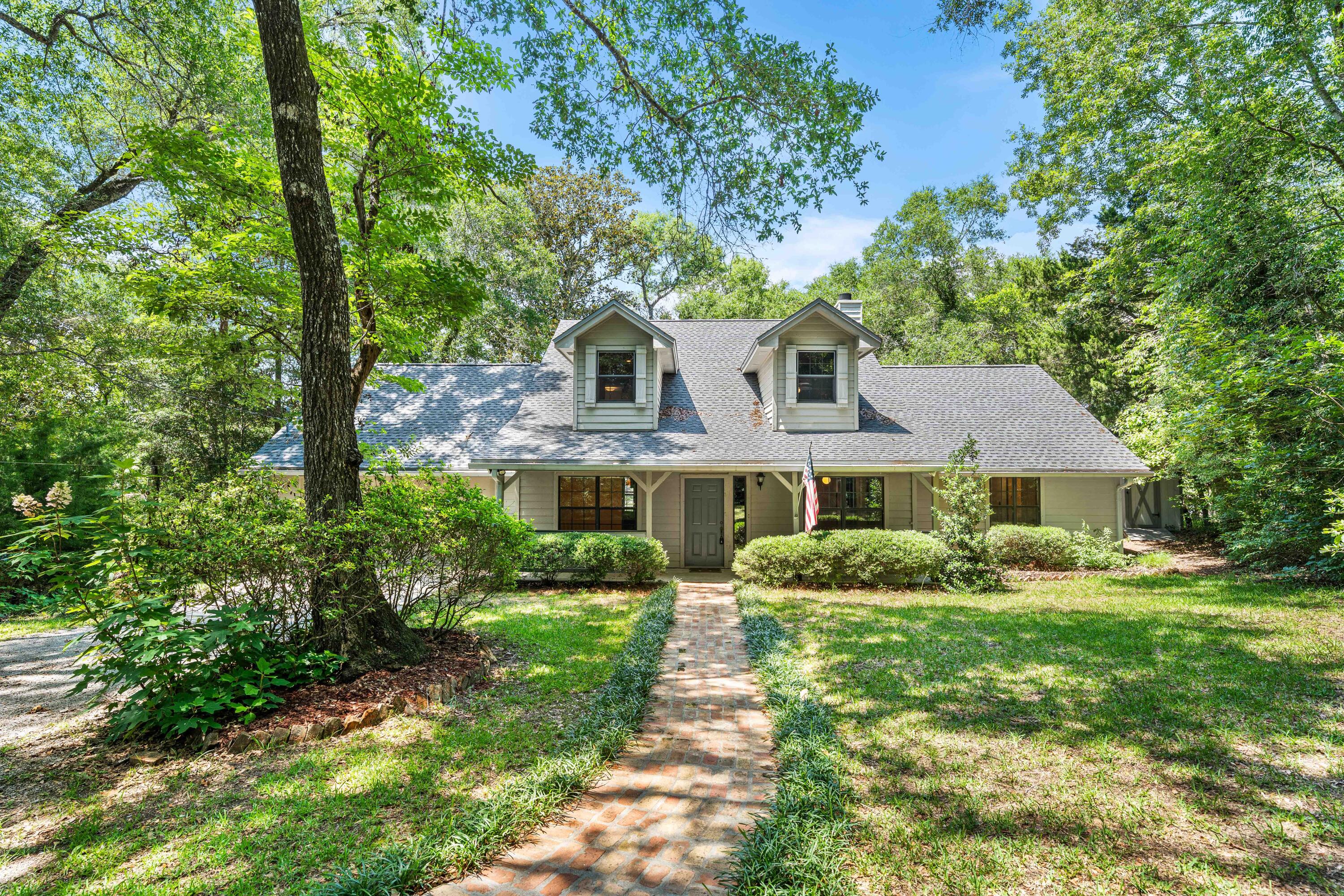 31 E Kathy Lane
