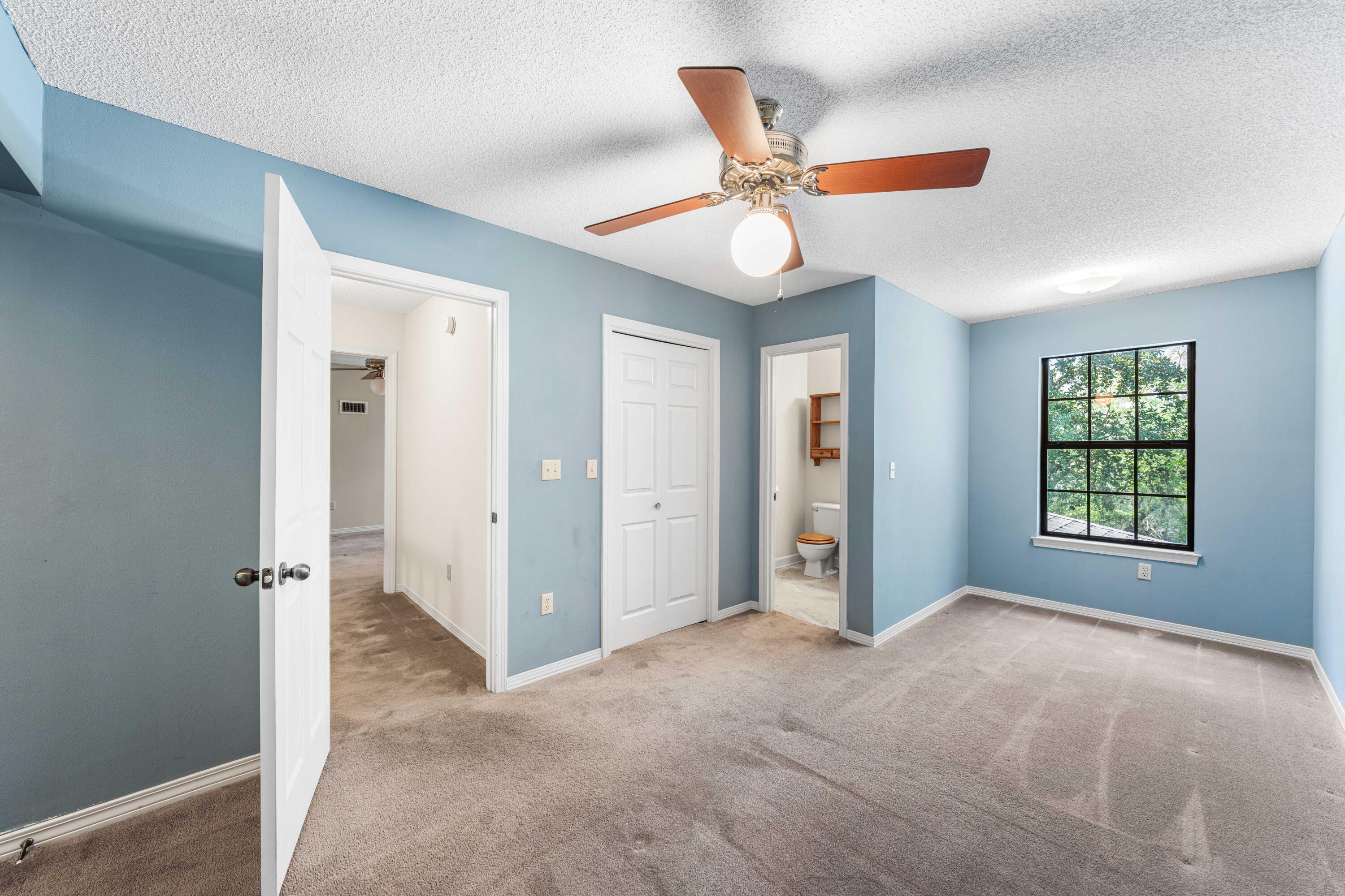 31 E Kathy Lane