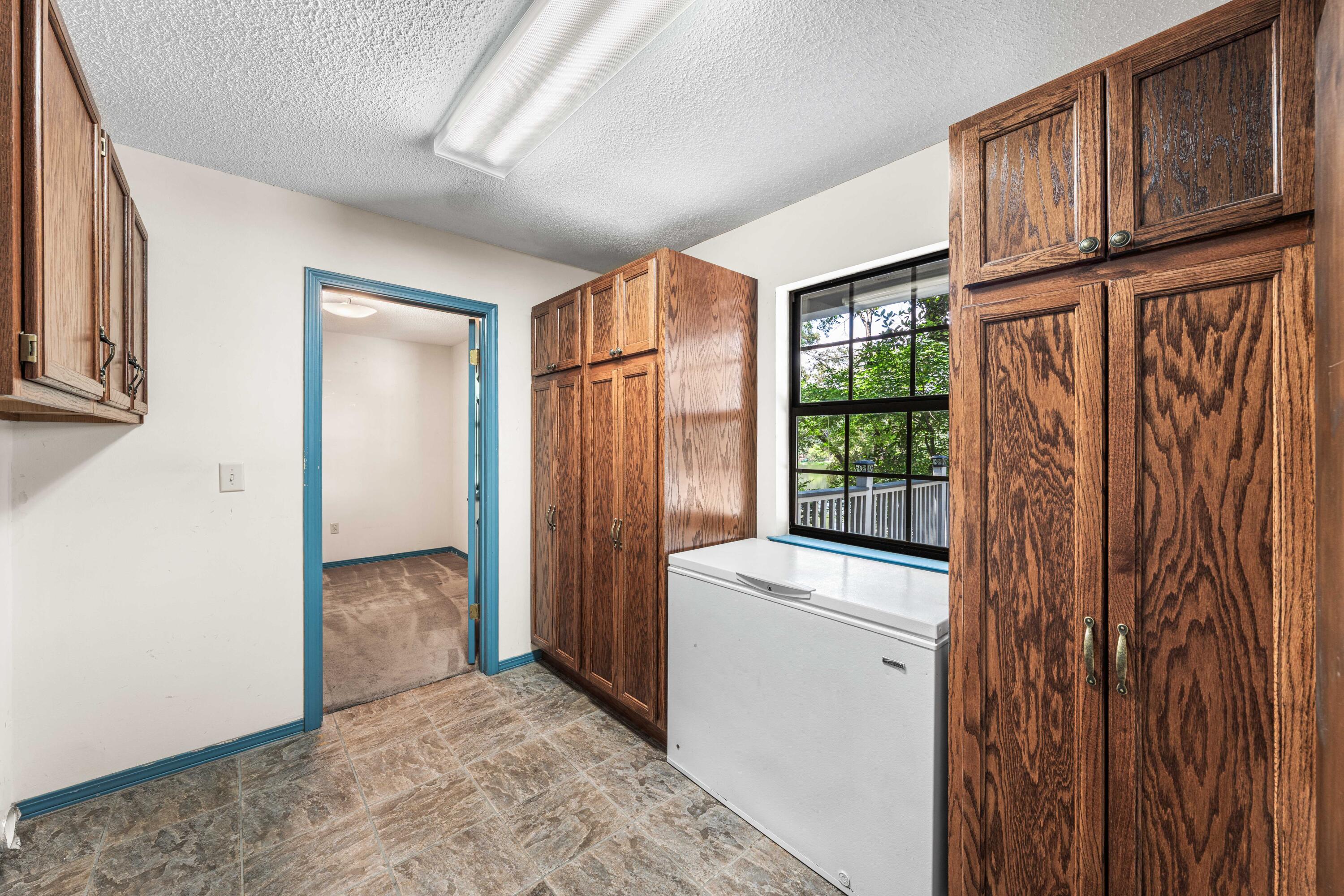 31 E Kathy Lane