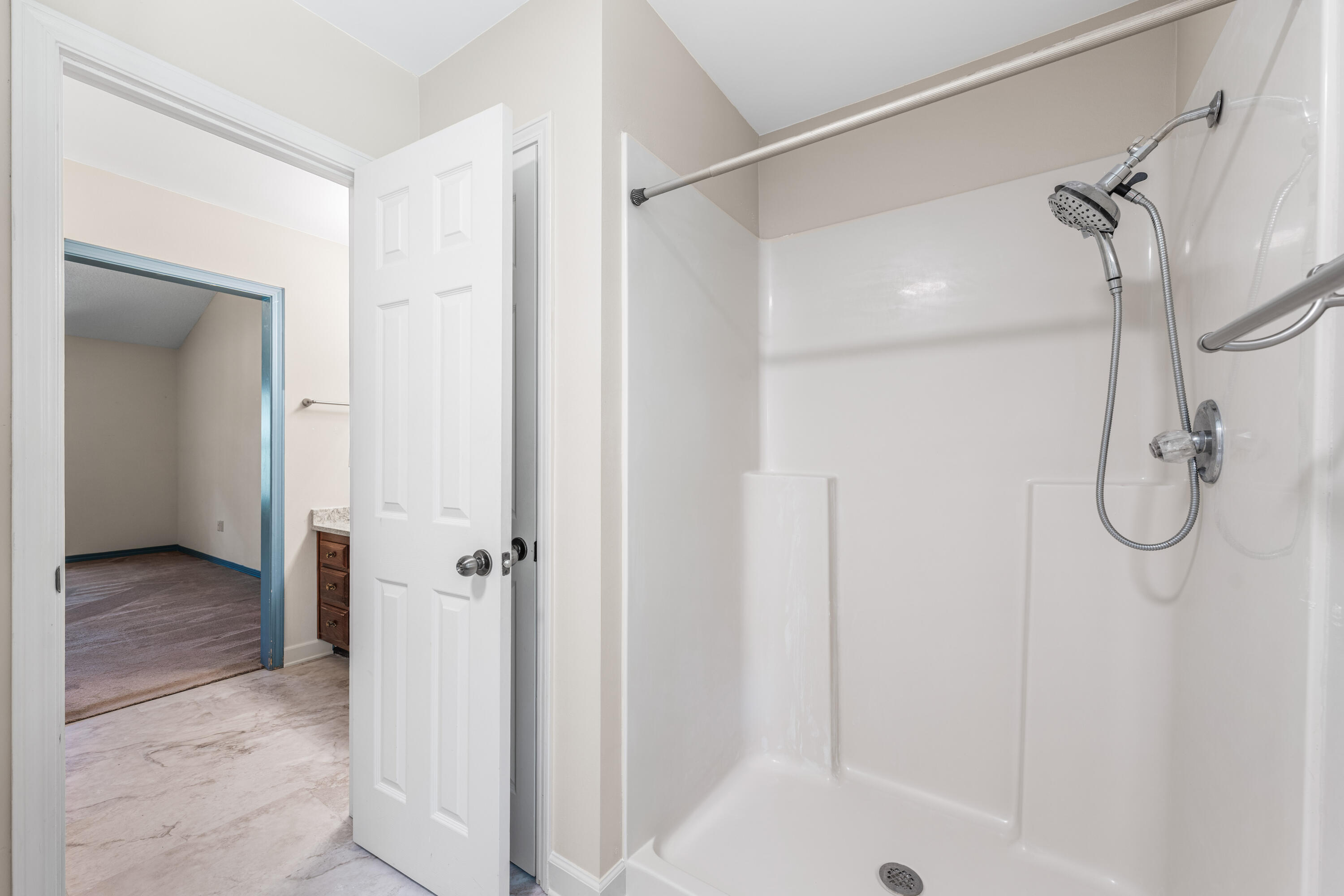 31 E Kathy Lane