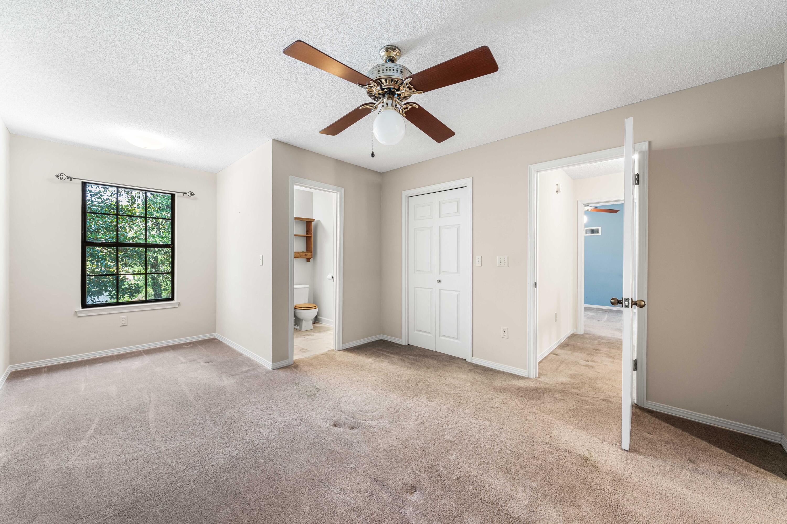 31 E Kathy Lane