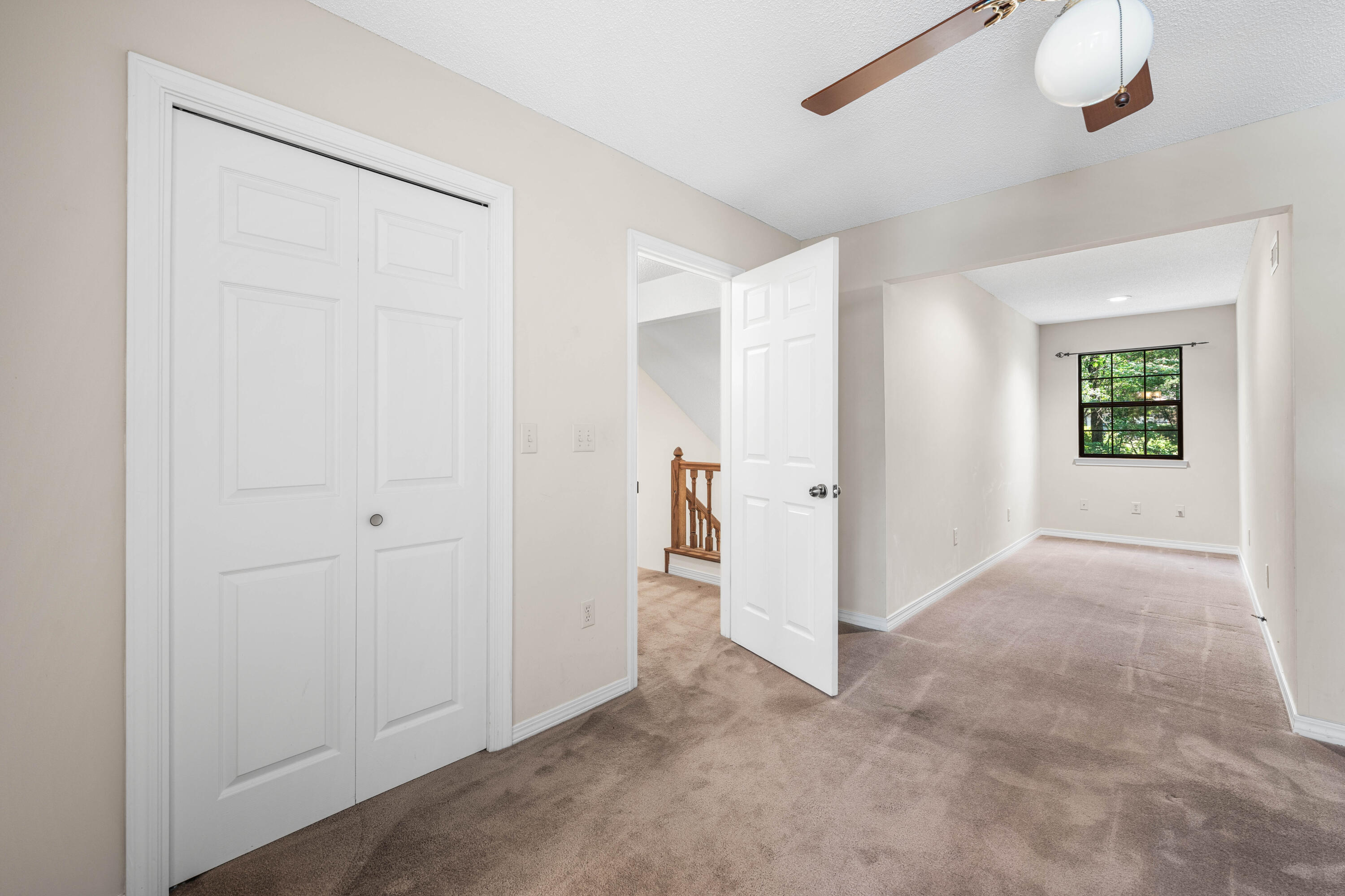 31 E Kathy Lane
