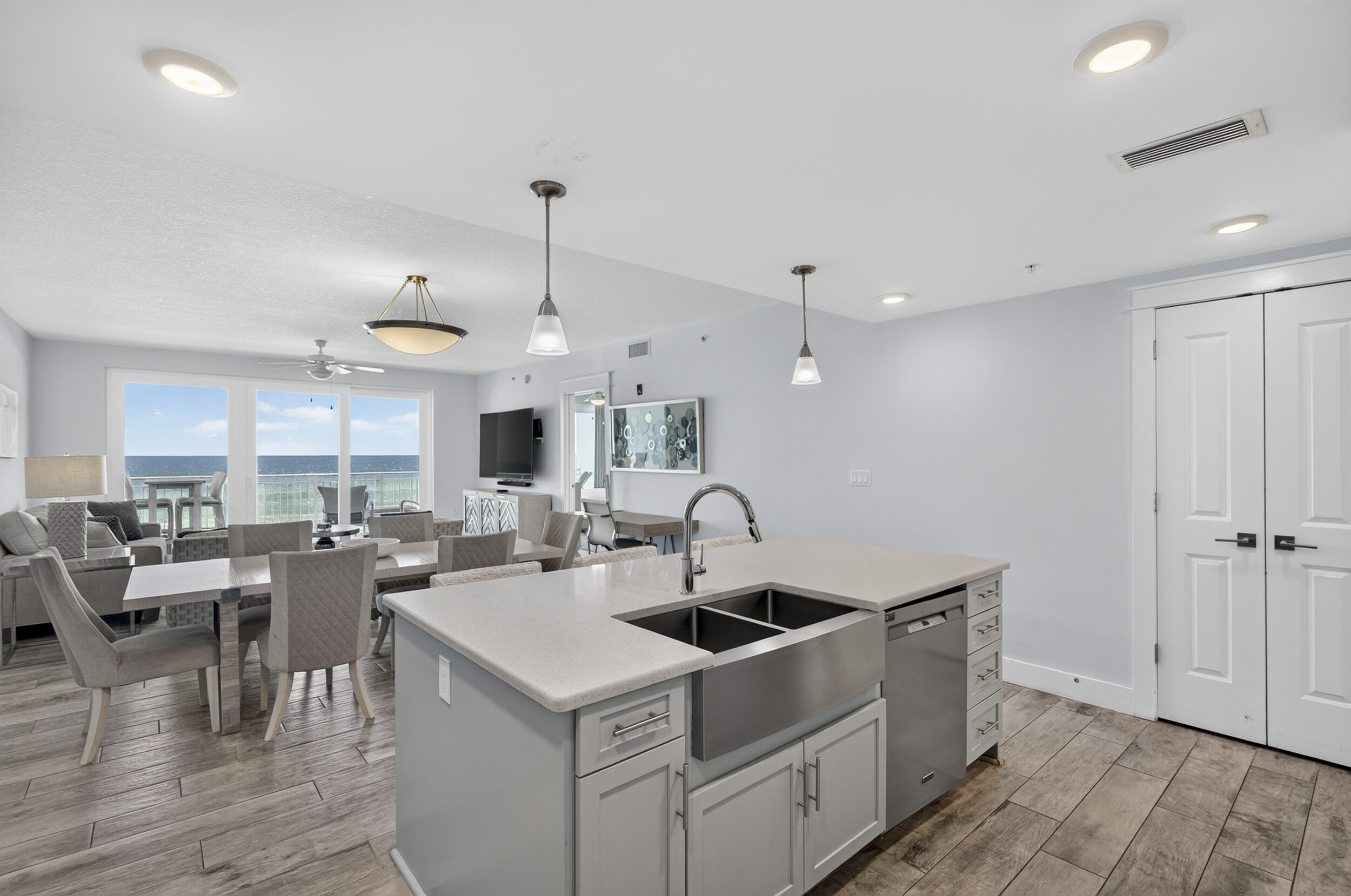 858 Scallop Court 406