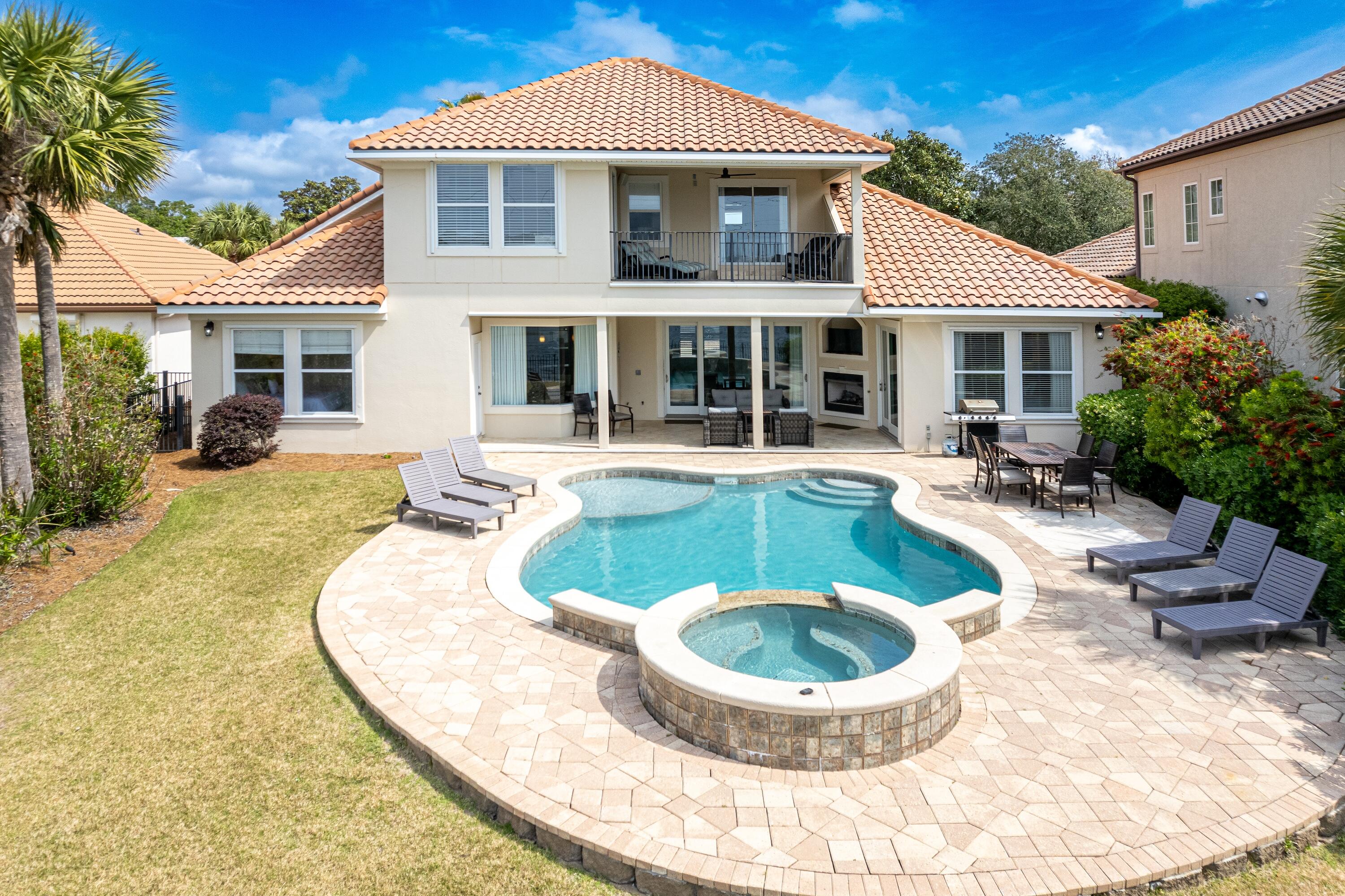 4712 Seastar Vista
