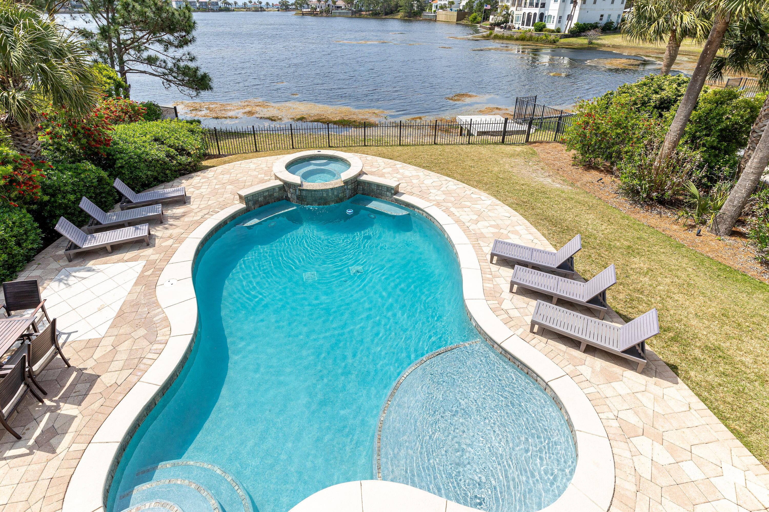 4712 Seastar Vista